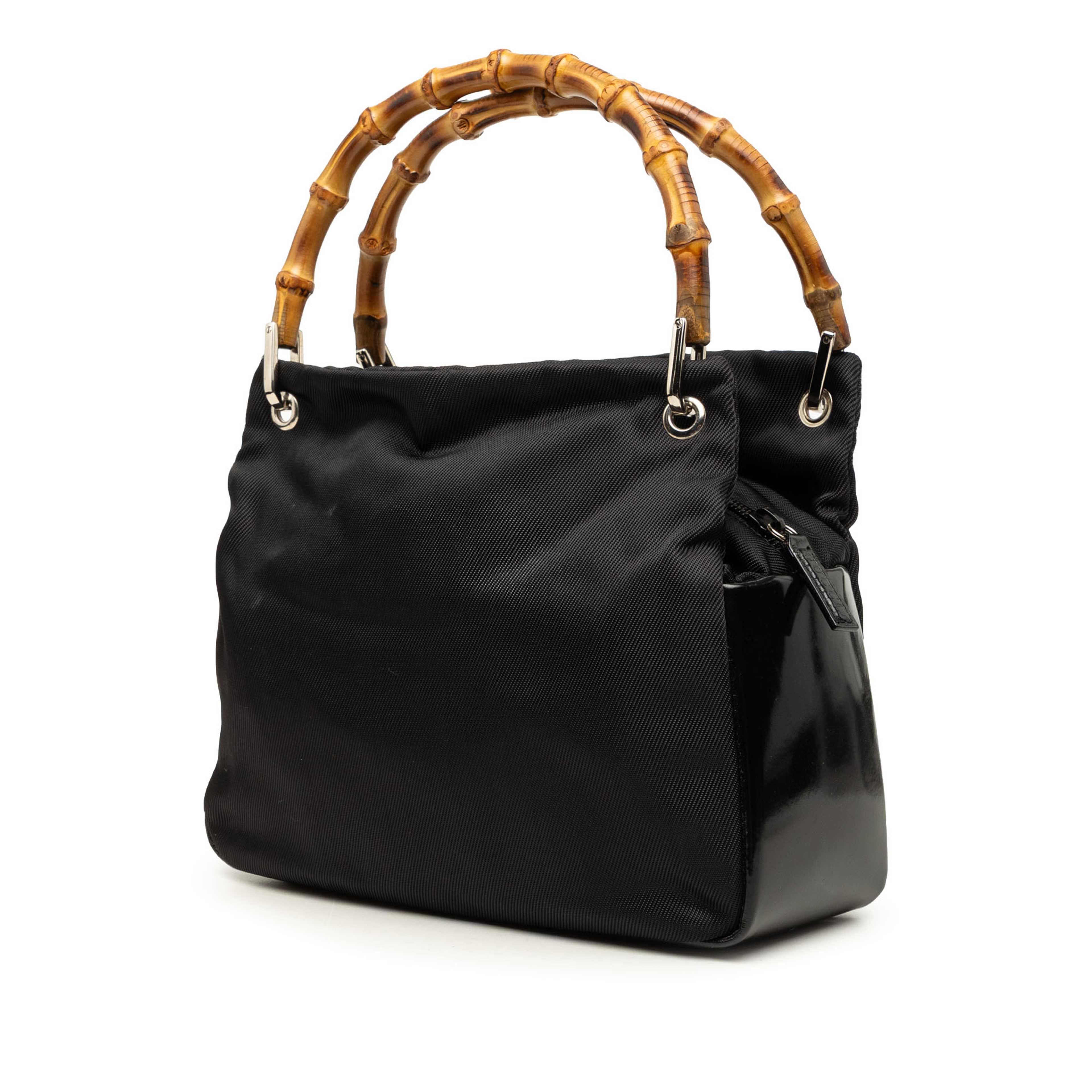 Gucci Nylon Bamboo Handbag, från Luxclusif, i färgen svart. Klicka för att öppna bilden i stort format