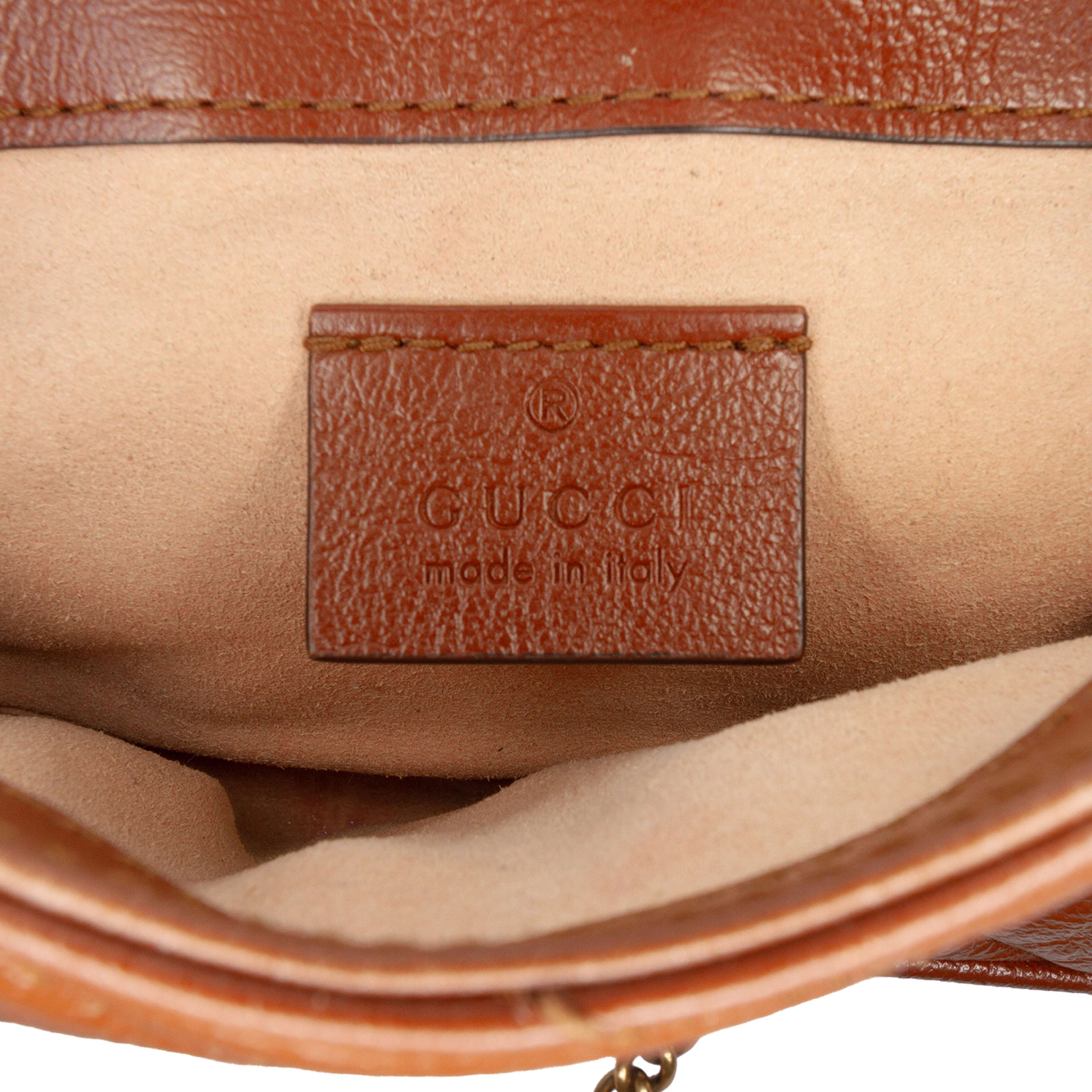 Gucci Mini Gg Marmont Matelasse Diagonal Leather Flap Crossbody, från Luxclusif, i färgen brown. Klicka för att öppna bilden i stort format