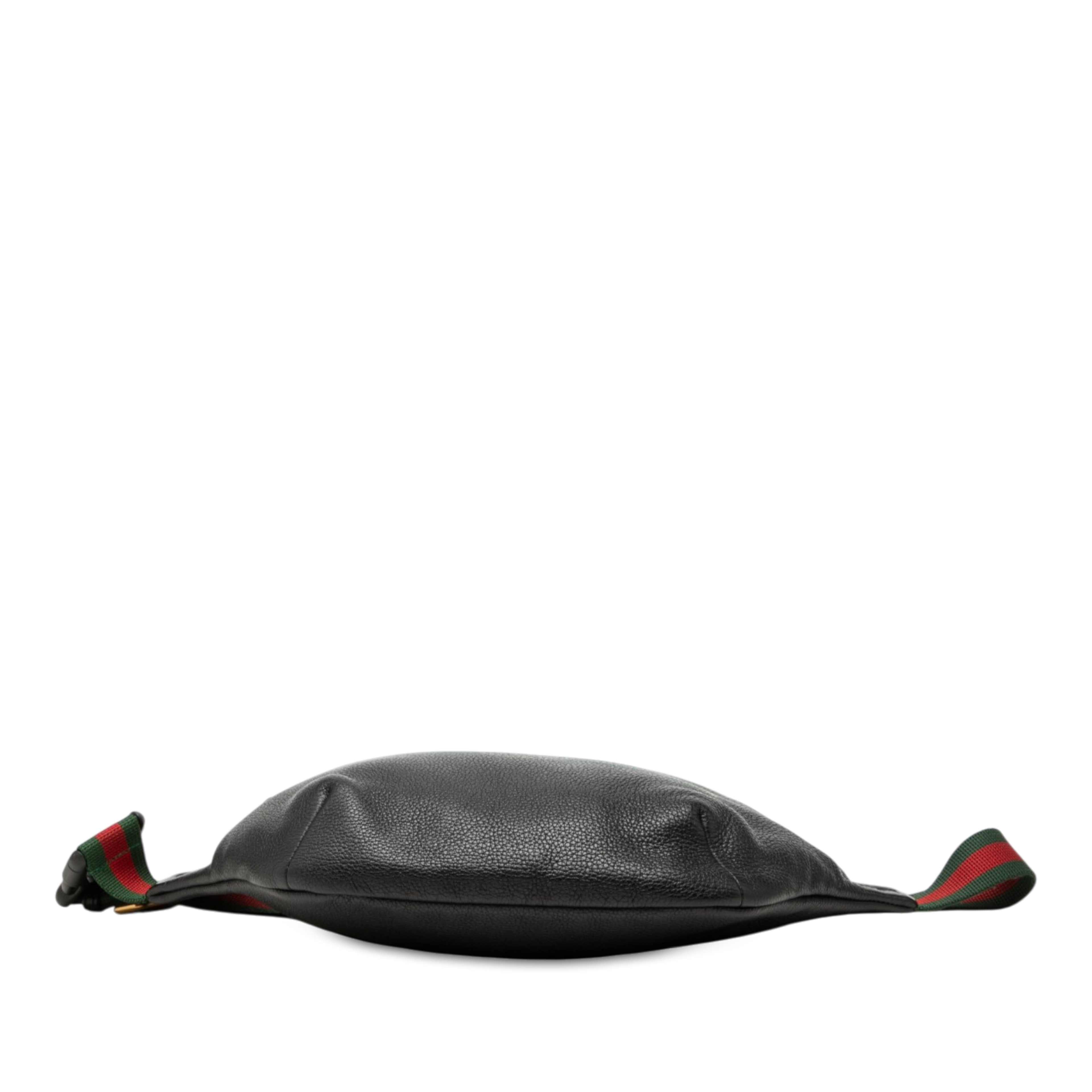 Gucci Leather Logo Web Belt Bag, från Luxclusif, i färgen svart. Klicka för att öppna bilden i stort format