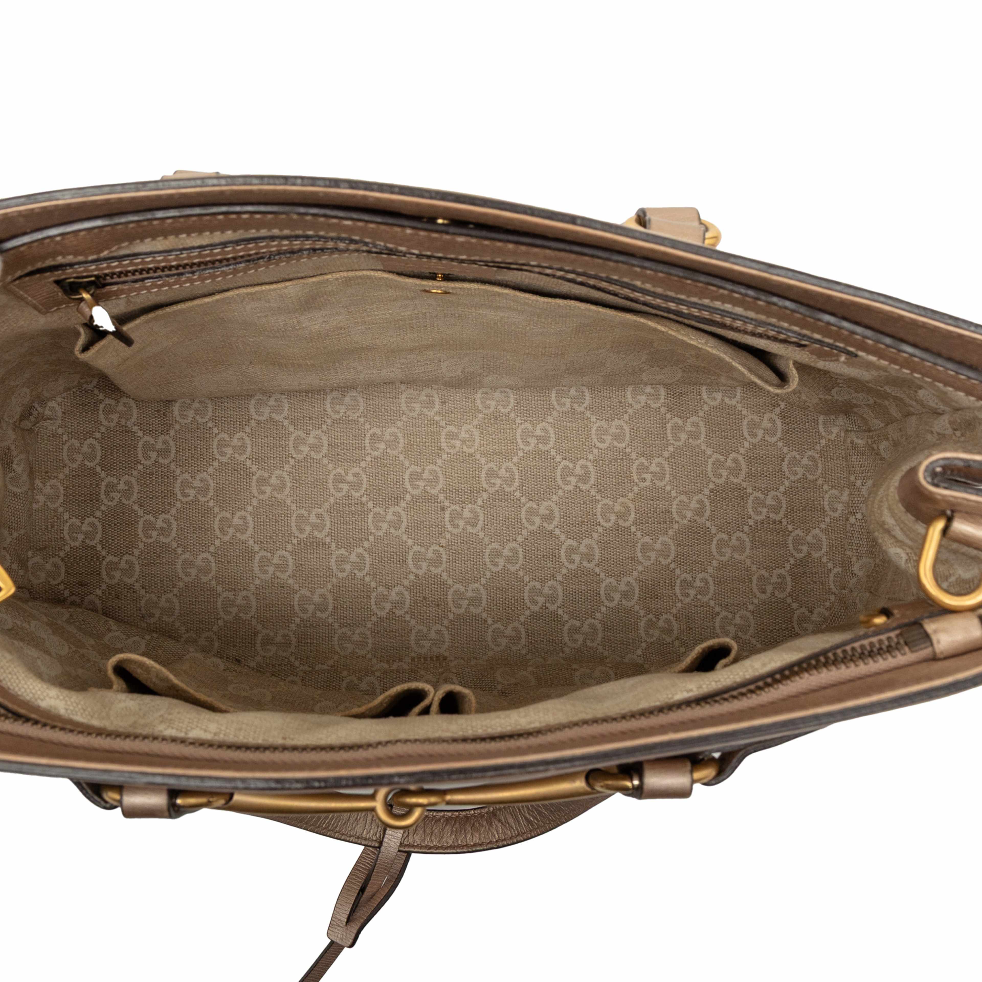 Gucci Leather Bright Bit Satchel, från Luxclusif, i färgen gold. Klicka för att öppna bilden i stort format