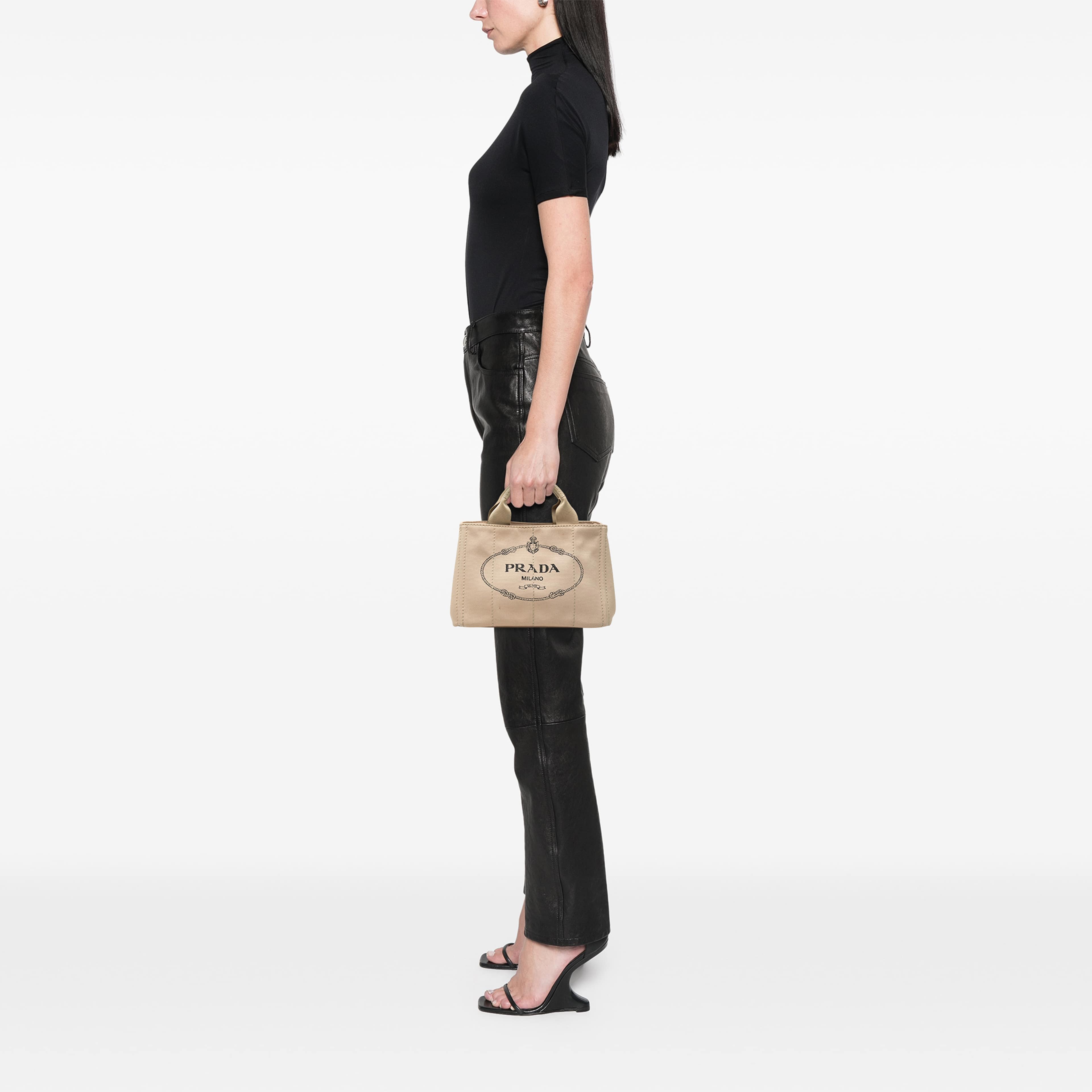 Prada Small Canvas Canapa Logo Tote, från Luxclusif, i färgen beige. Klicka för att öppna bilden i stort format