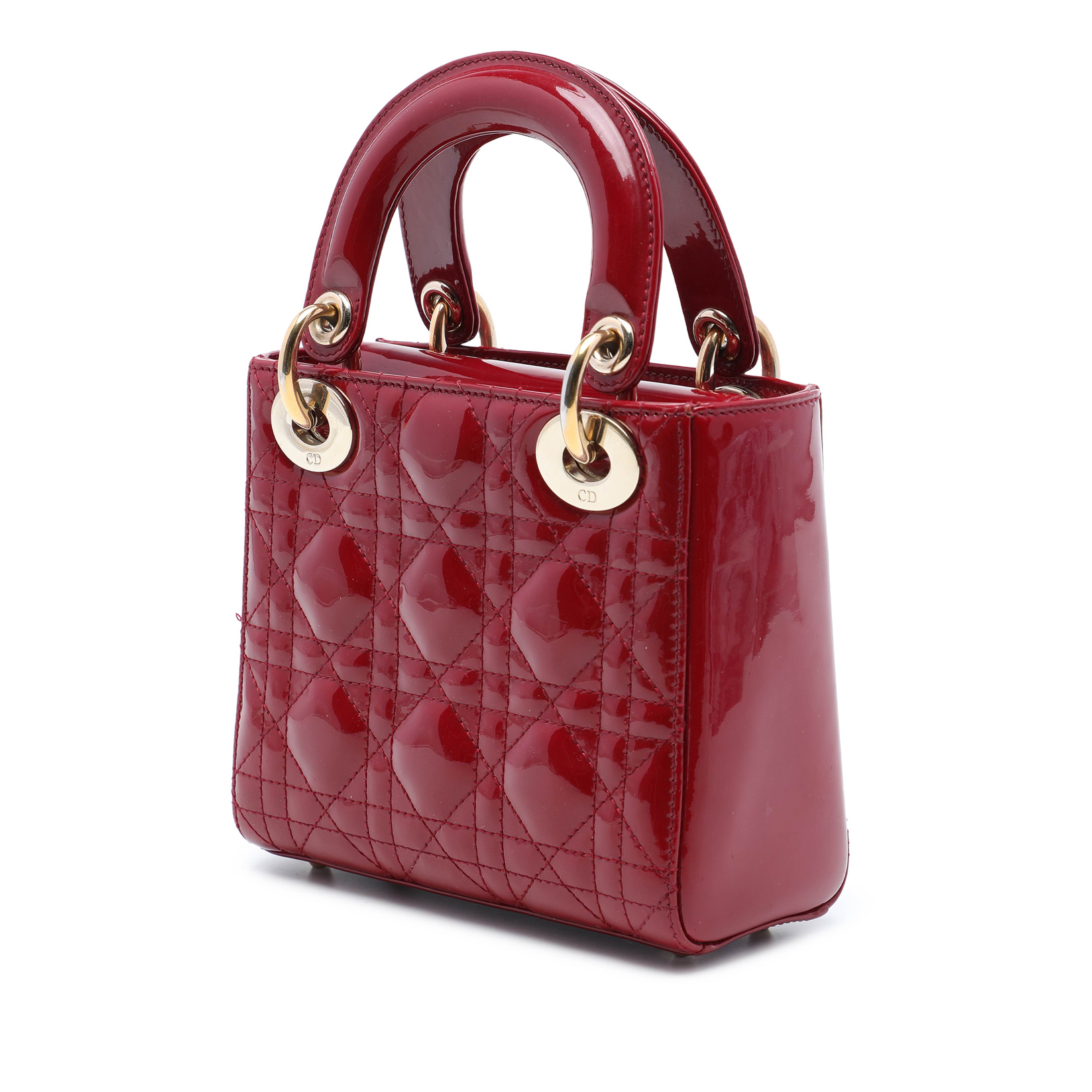 Dior Mini Patent Cannage Lady Dior, från Luxclusif, i färgen röd. Klicka för att öppna bilden i stort format