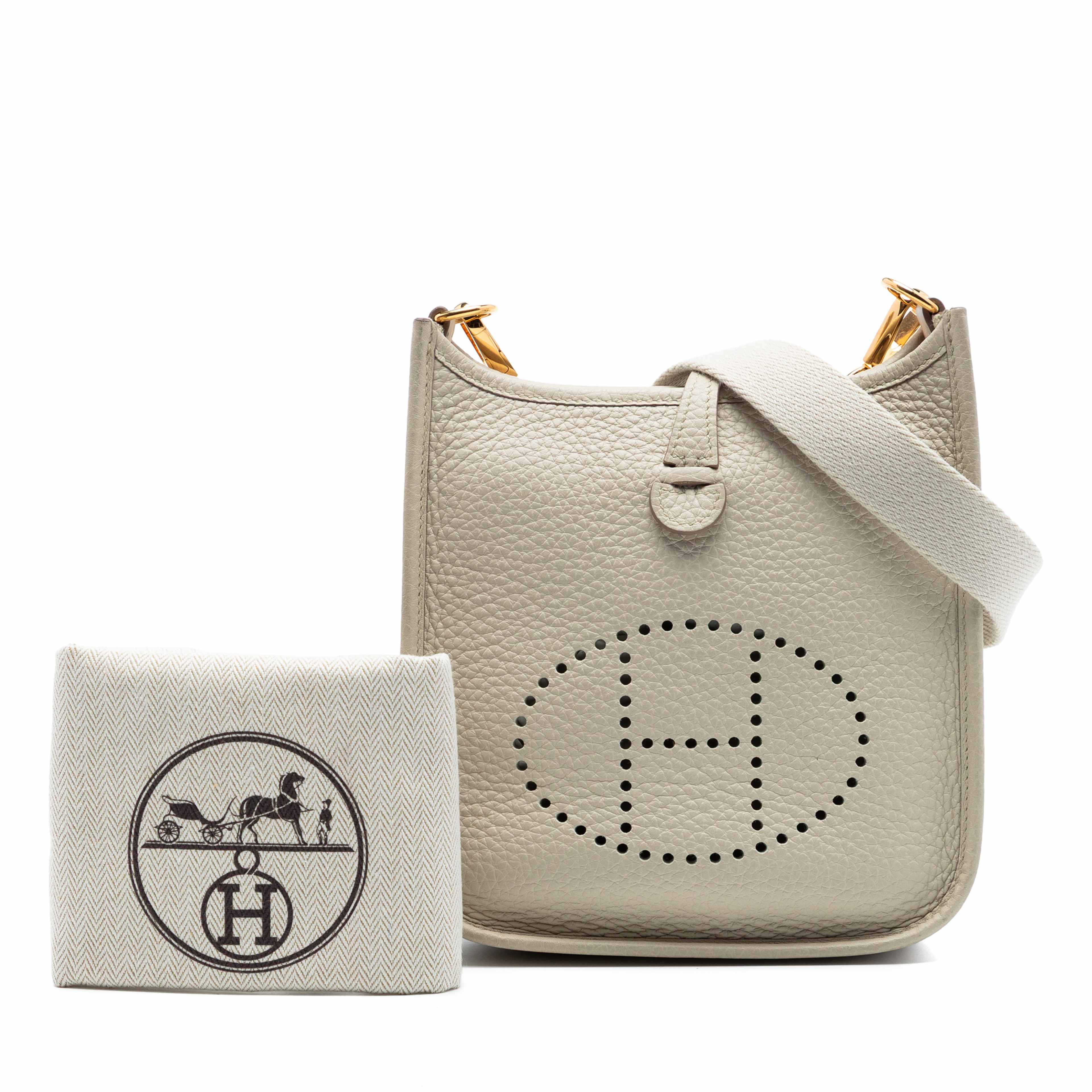 Balenciaga Quilted Calfskin Touch B. Puffy Clutch, från Luxclusif, i färgen grå. Klicka för att öppna bilden i stort format