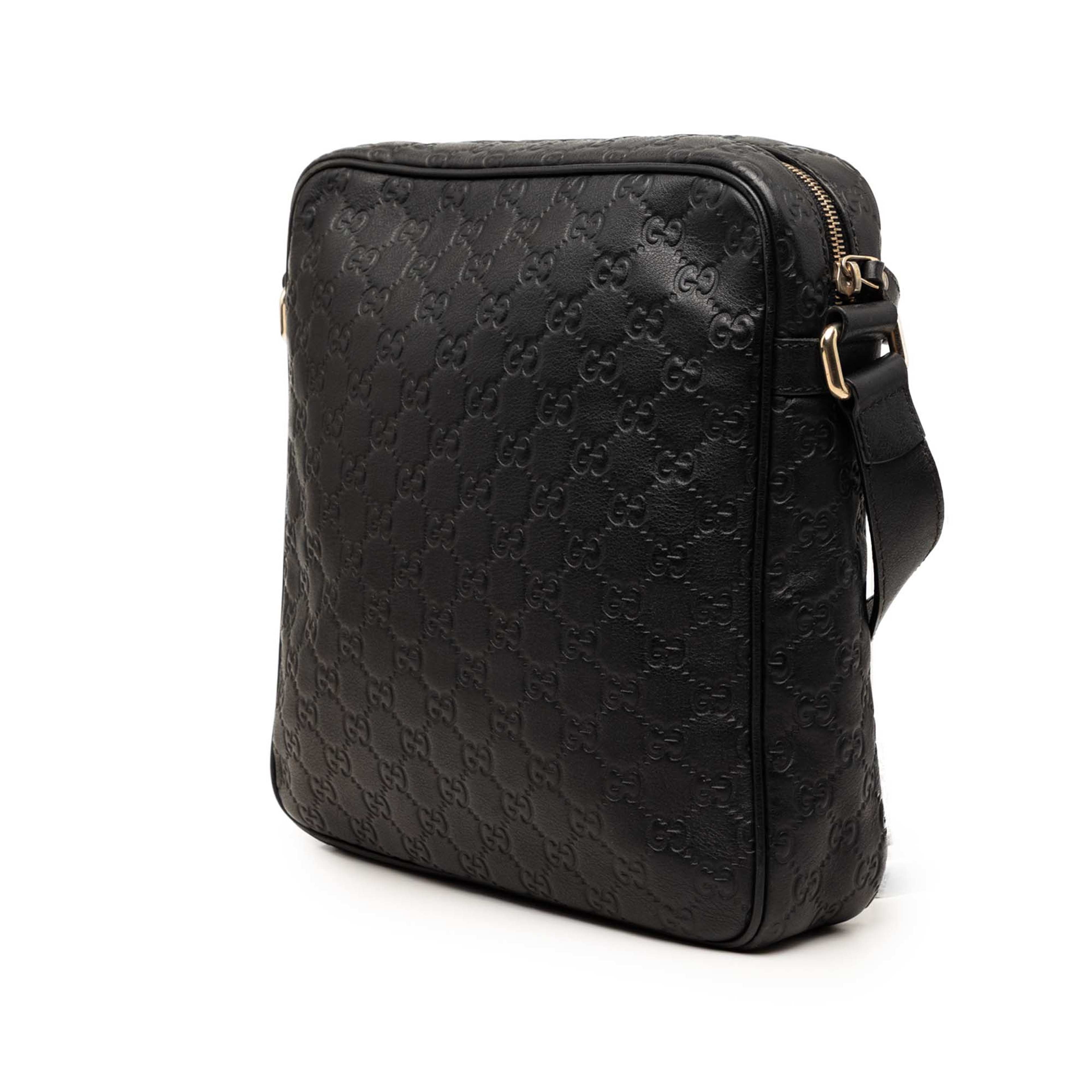 Gucci Guccissima Crossbody, från Luxclusif, i färgen black. Klicka för att öppna bilden i stort format