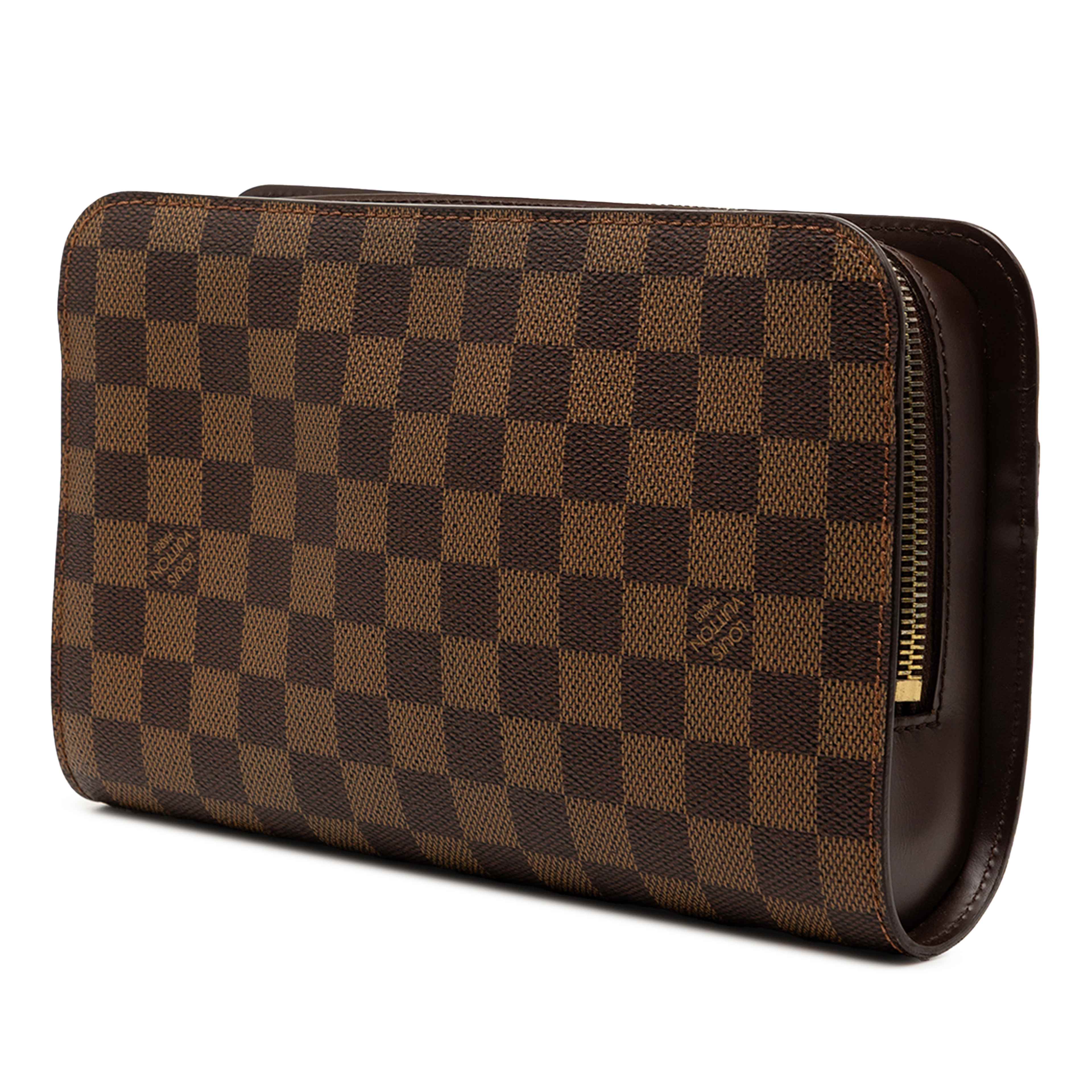Louis Vuitton Damier Ebene Saint Louis Pochette, från Luxclusif, i färgen brun. Klicka för att öppna bilden i stort format