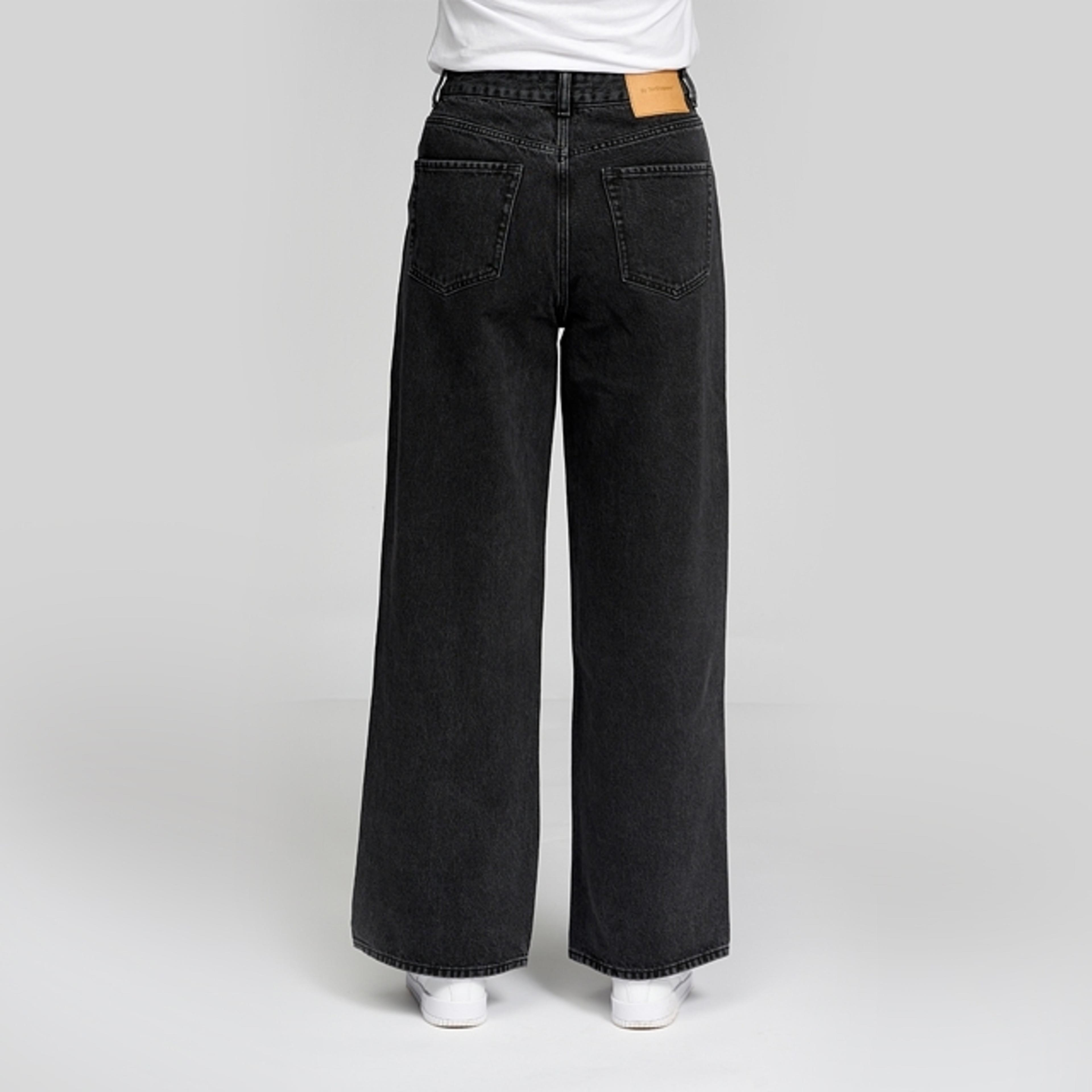 Performance Wide Jeans