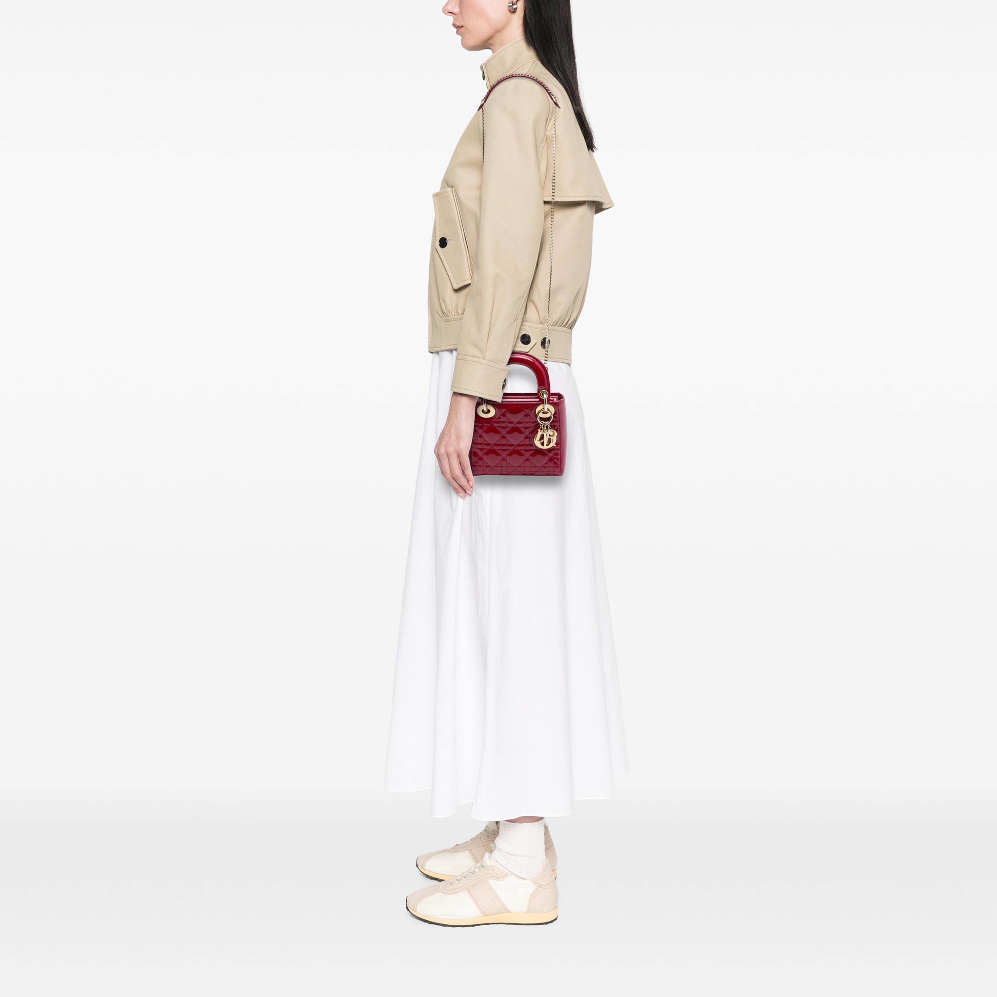 Dior Mini Patent Cannage Lady Dior, från Luxclusif, i färgen röd. Klicka för att öppna bilden i stort format