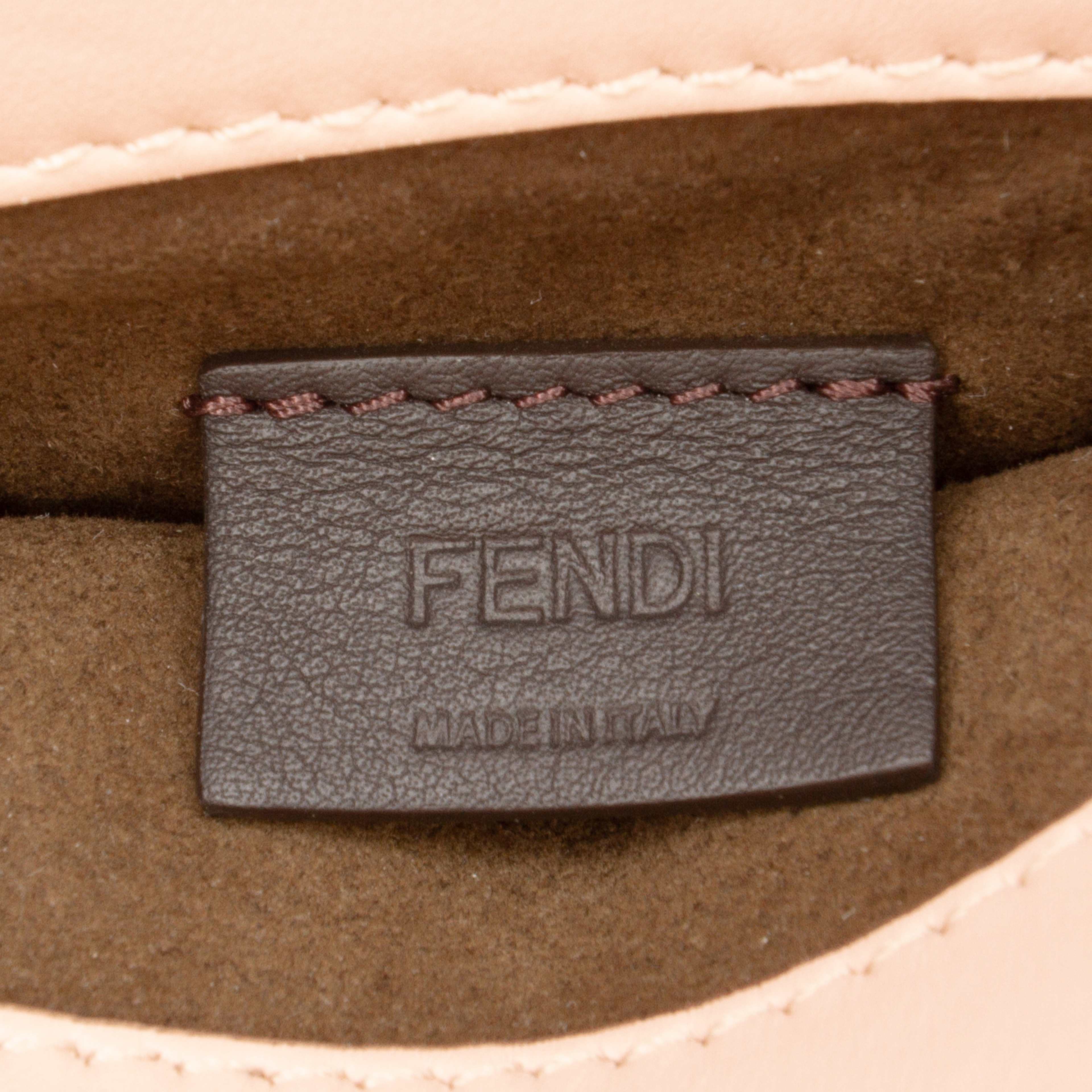 Fendi Mini Zucca Embossed Leather Sunshine Shopper Tote, från Luxclusif, i färgen pink. Klicka för att öppna bilden i stort format