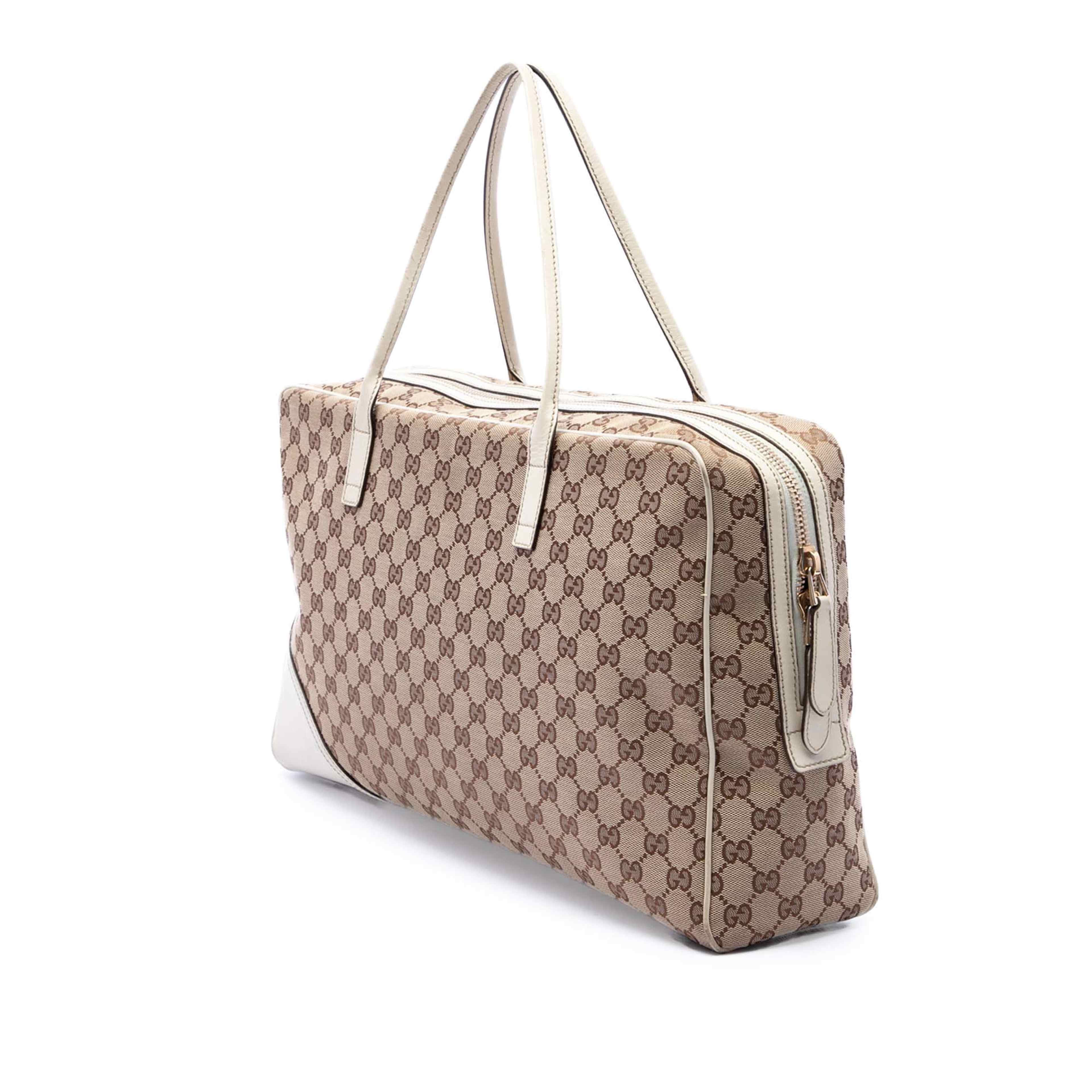 Gucci Gg Canvas New Britt Shoulder Bag, från Luxclusif, i färgen beige. Klicka för att öppna bilden i stort format