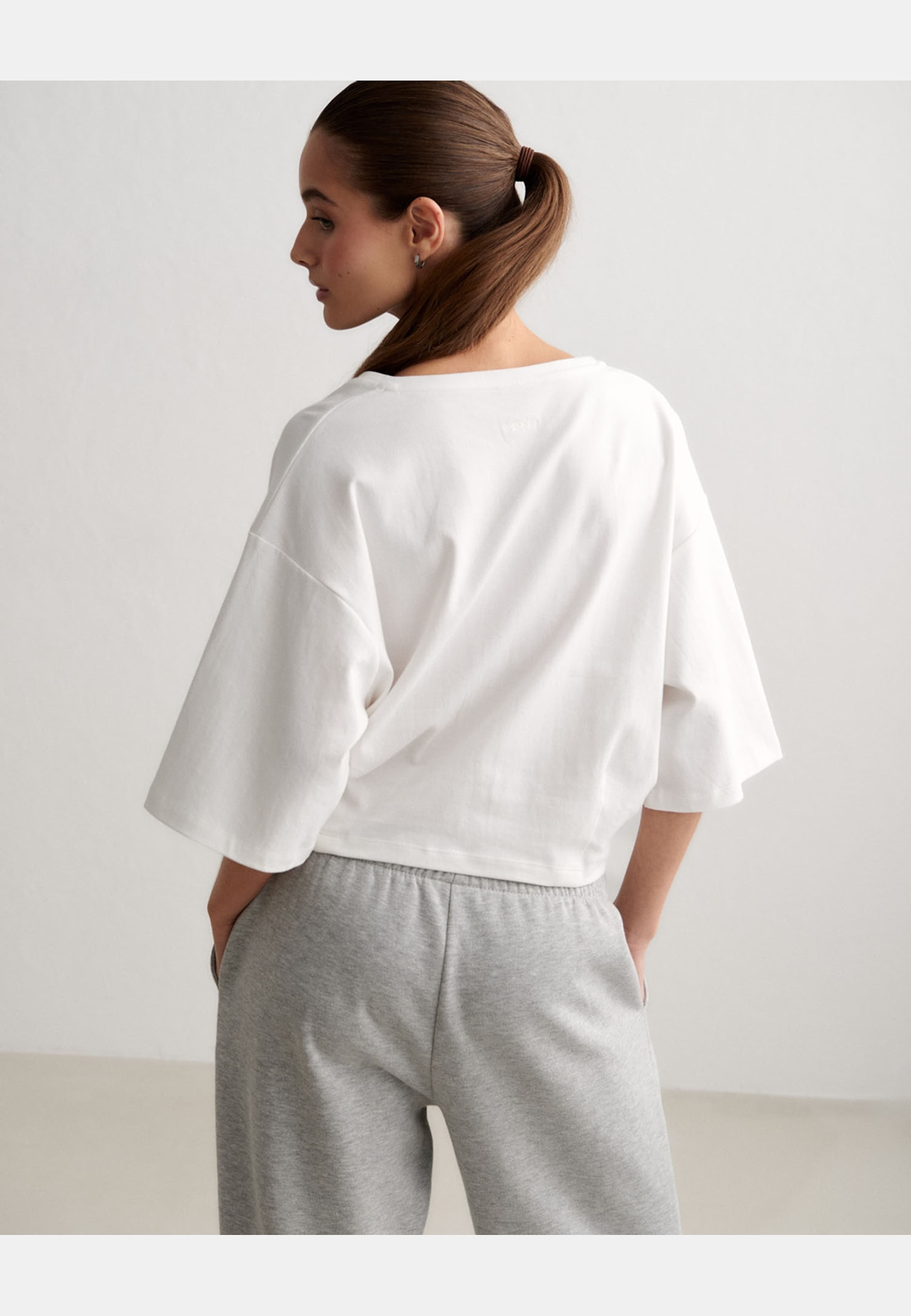 Elevated T-shirt, från aim'n, i färgen white. Klicka för att öppna bilden i stort format