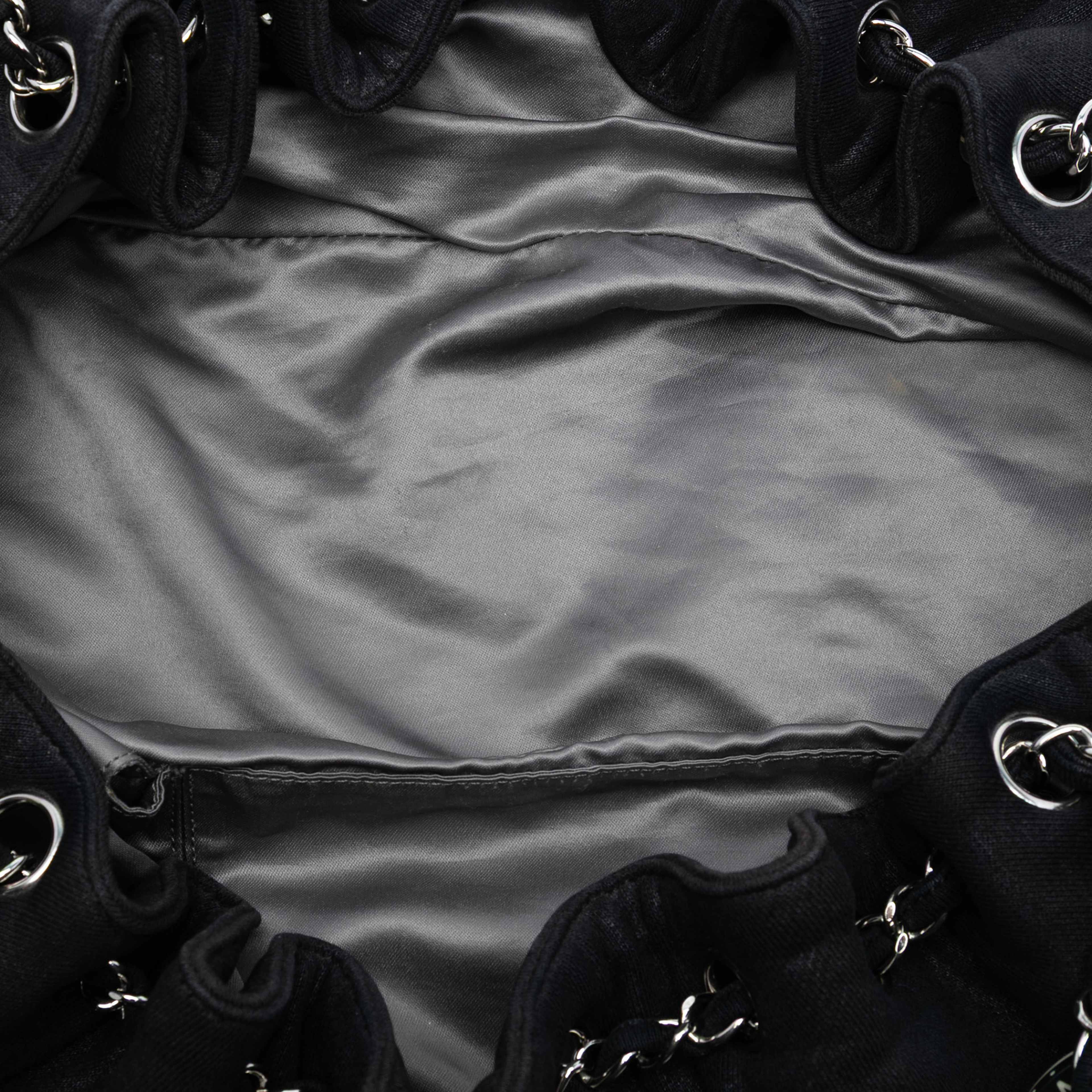 Chanel Jersey Melrose Cabas, från Luxclusif, i färgen black. Klicka för att öppna bilden i stort format