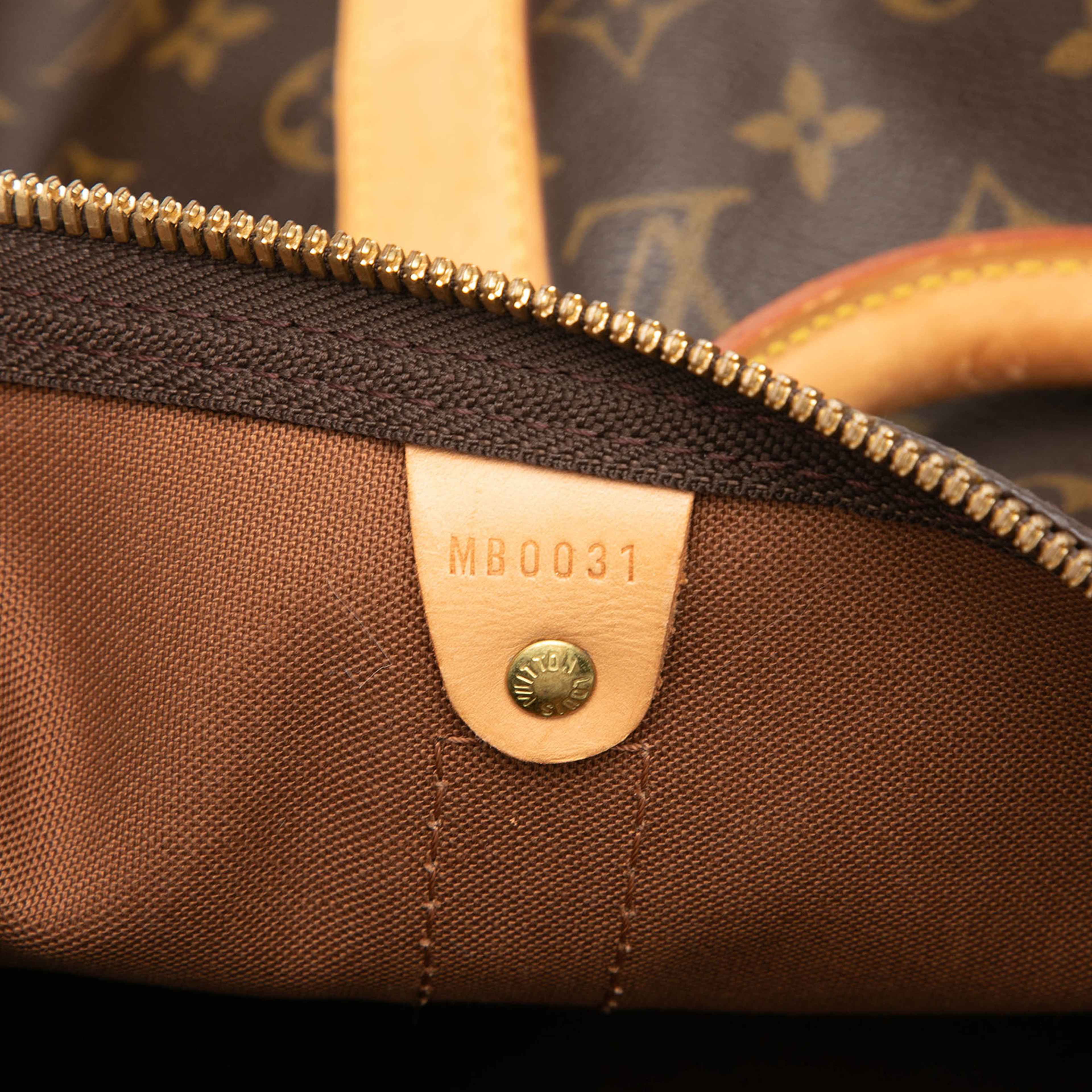 Louis Vuitton Monogram Keepall Bandouliere 50, från Luxclusif, i färgen brown. Klicka för att öppna bilden i stort format
