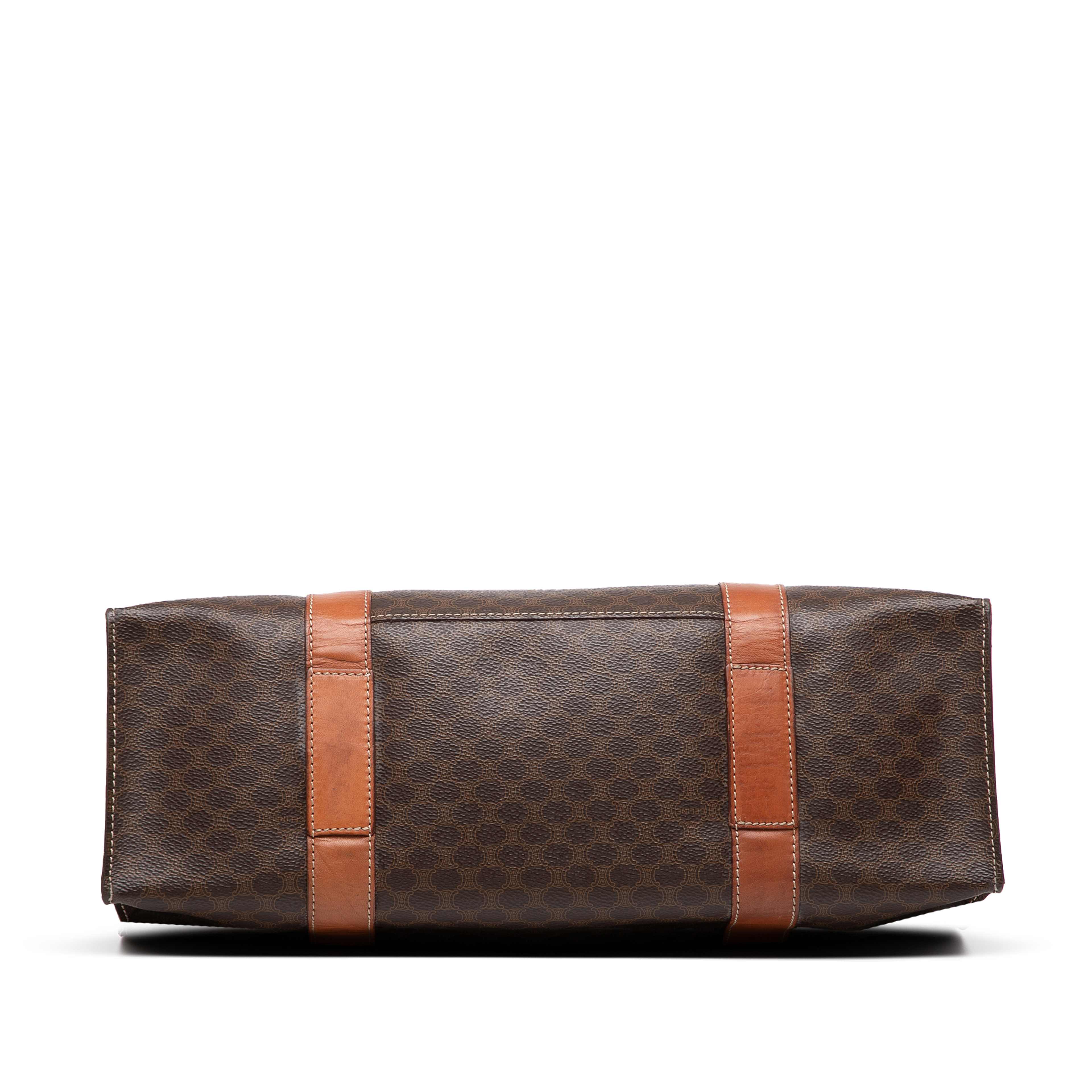 Celine Macadam Coated Canvas Tote, från Luxclusif, i färgen brown. Klicka för att öppna bilden i stort format