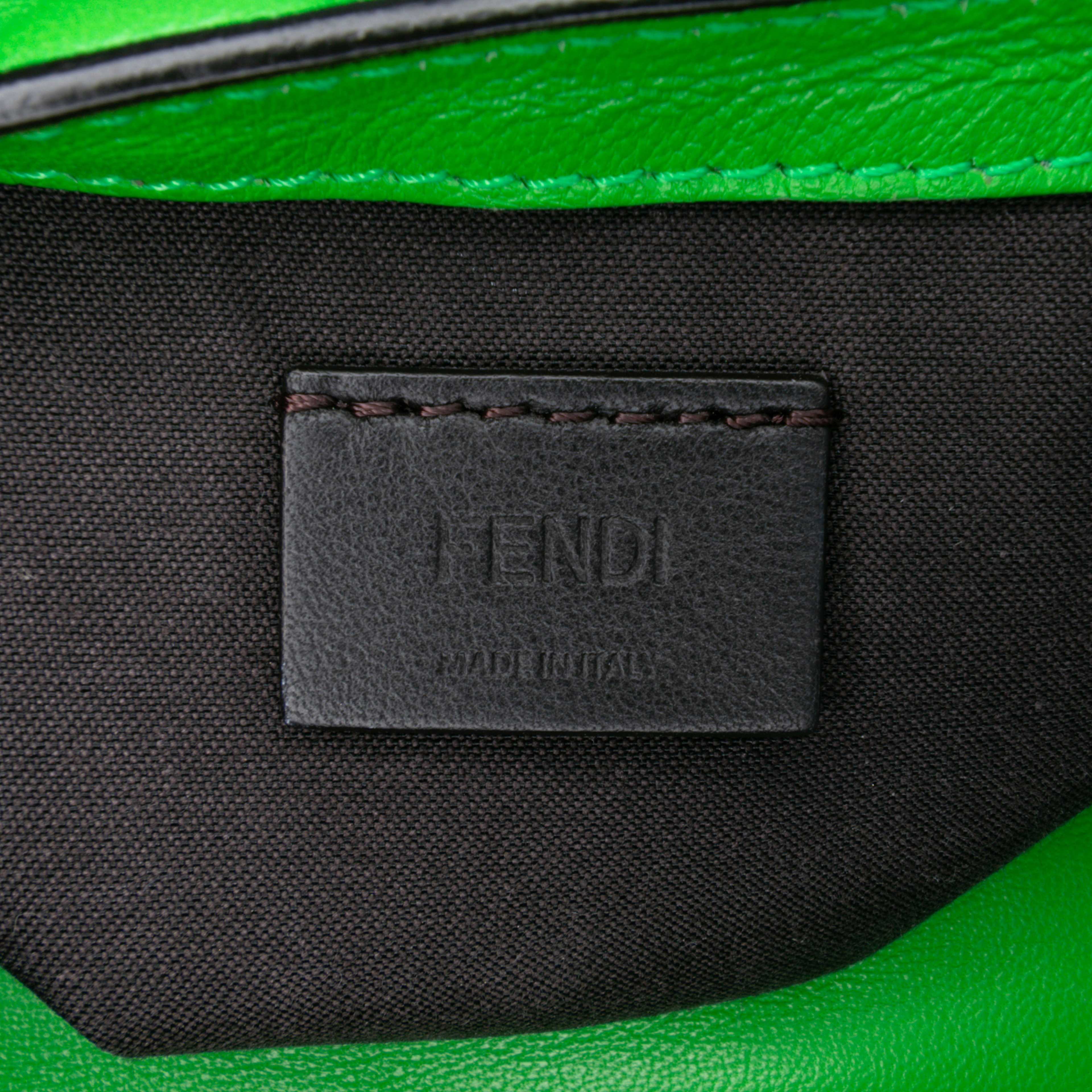 Fendi Mini Zucca Embossed Leather Baguette Satchel, från Luxclusif, i färgen lime. Klicka för att öppna bilden i stort format