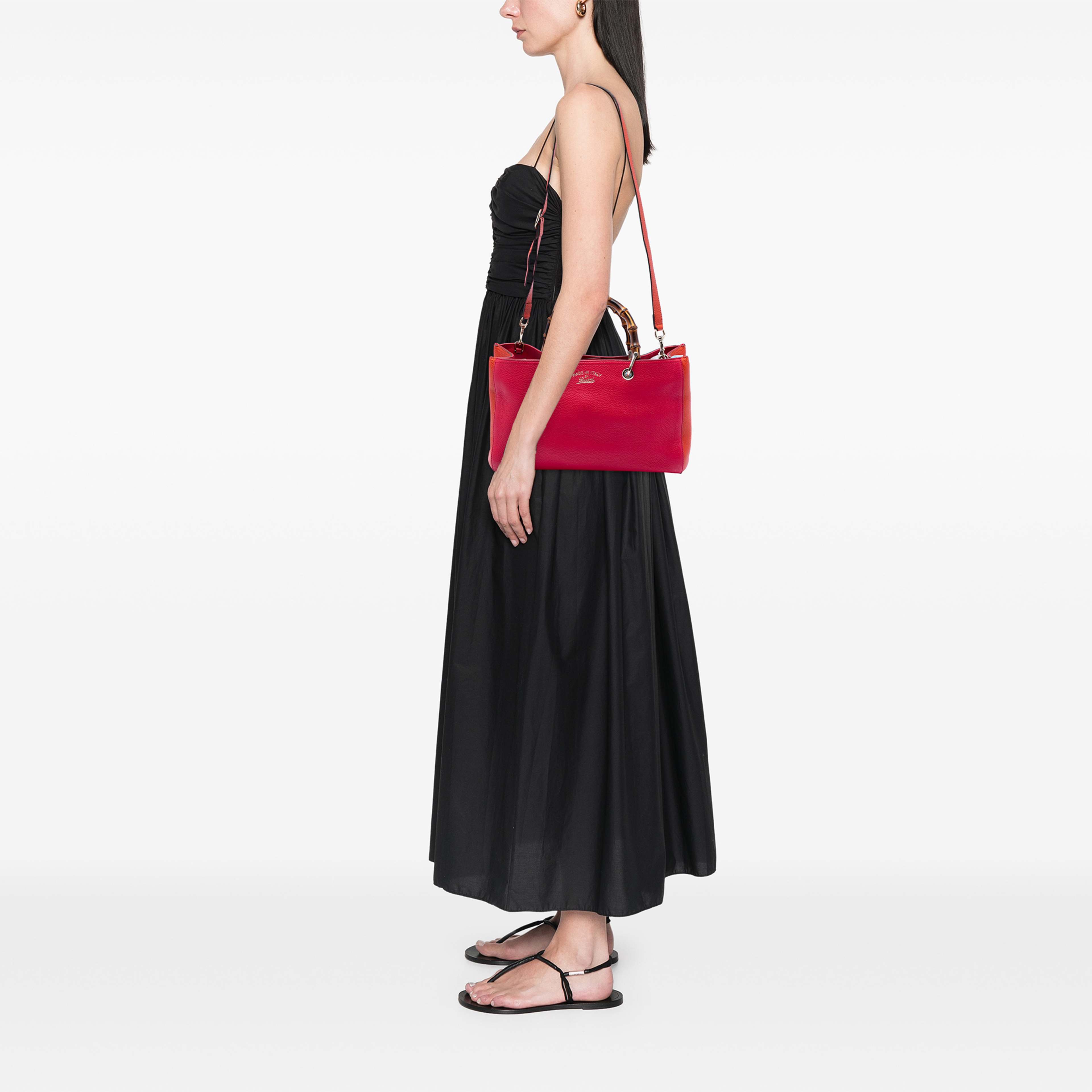 Gucci Medium Calfskin Bamboo Shopper Satchel, från Luxclusif, i färgen röd. Klicka för att öppna bilden i stort format