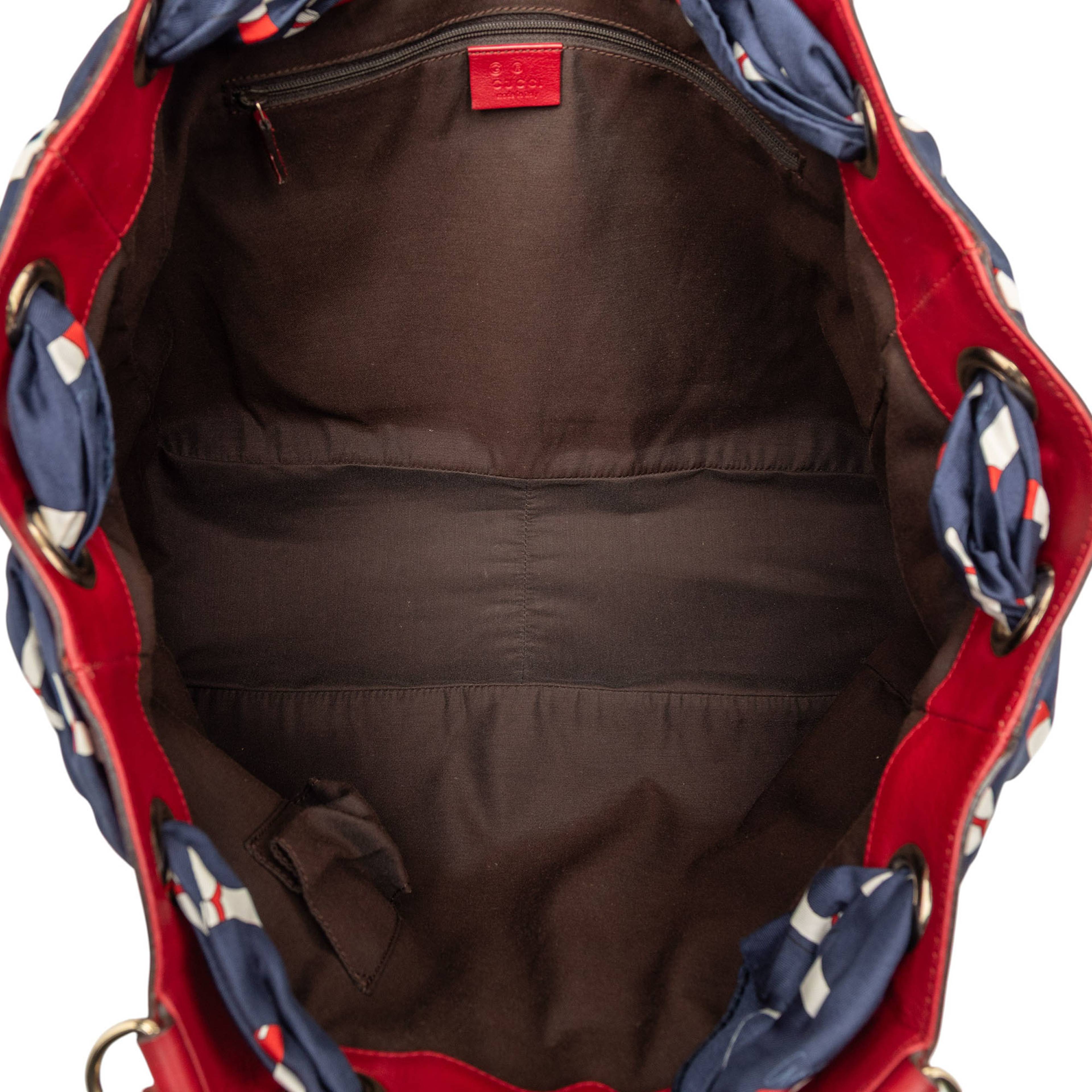 Gucci Large Gg Canvas Positano Tote, från Luxclusif, i färgen red. Klicka för att öppna bilden i stort format