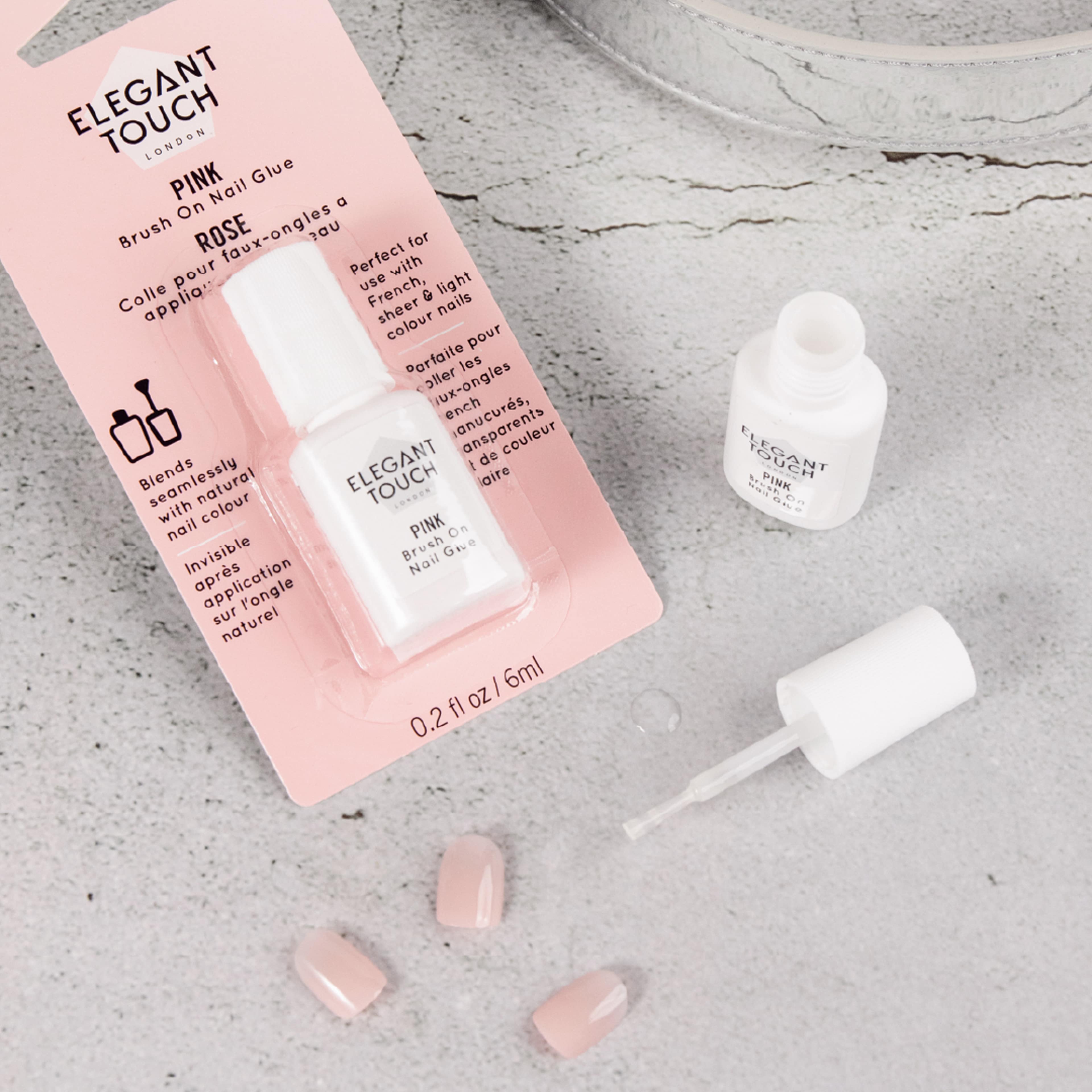 Pink Brush On Nail Glue, från Elegant Touch.