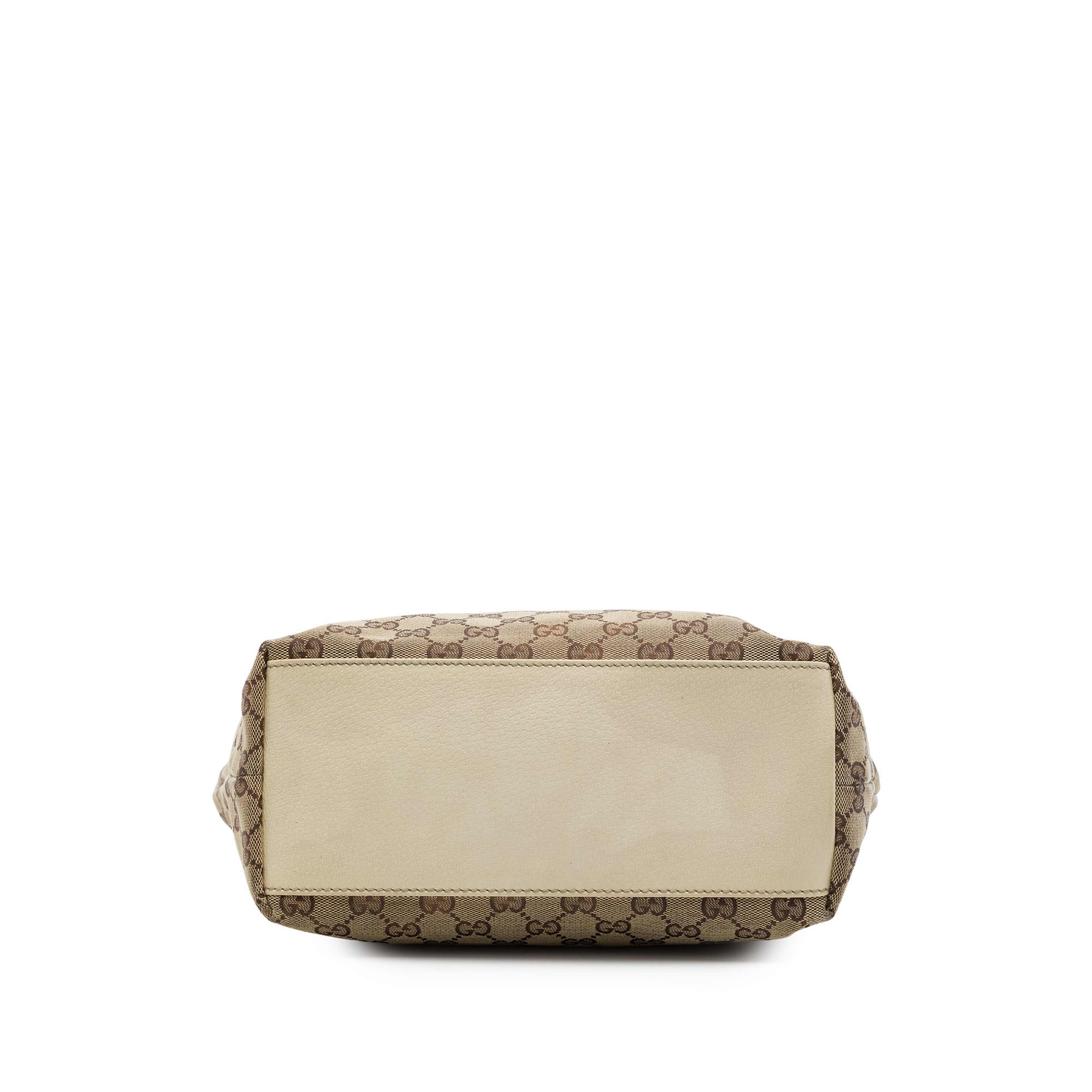 Gucci Gg Canvas Charmy Tote, från Luxclusif, i färgen beige. Klicka för att öppna bilden i stort format
