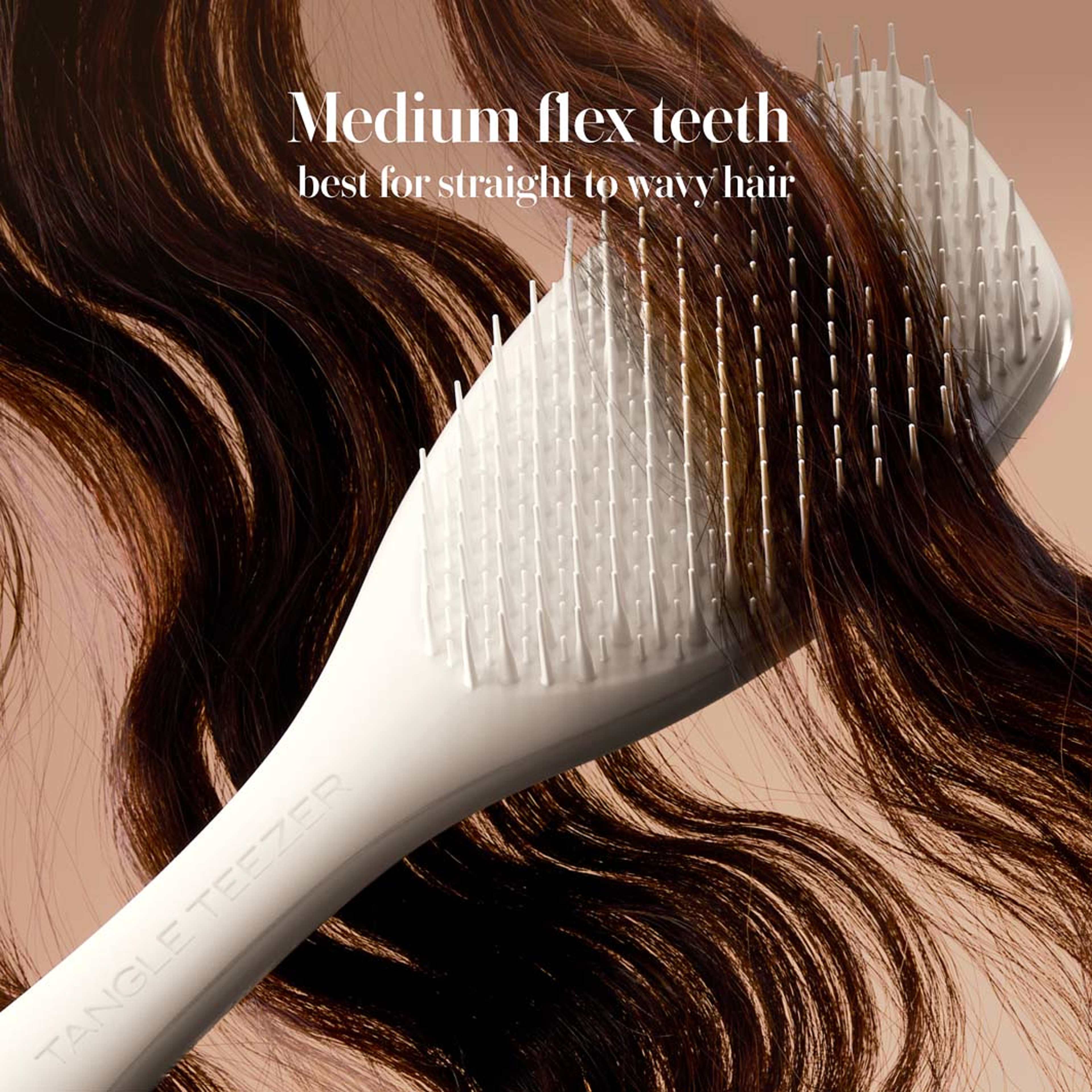 Complete Carebrush Halo White, från Tangle Teezer, i färgen Halo White. Klicka för att öppna bilden i stort format