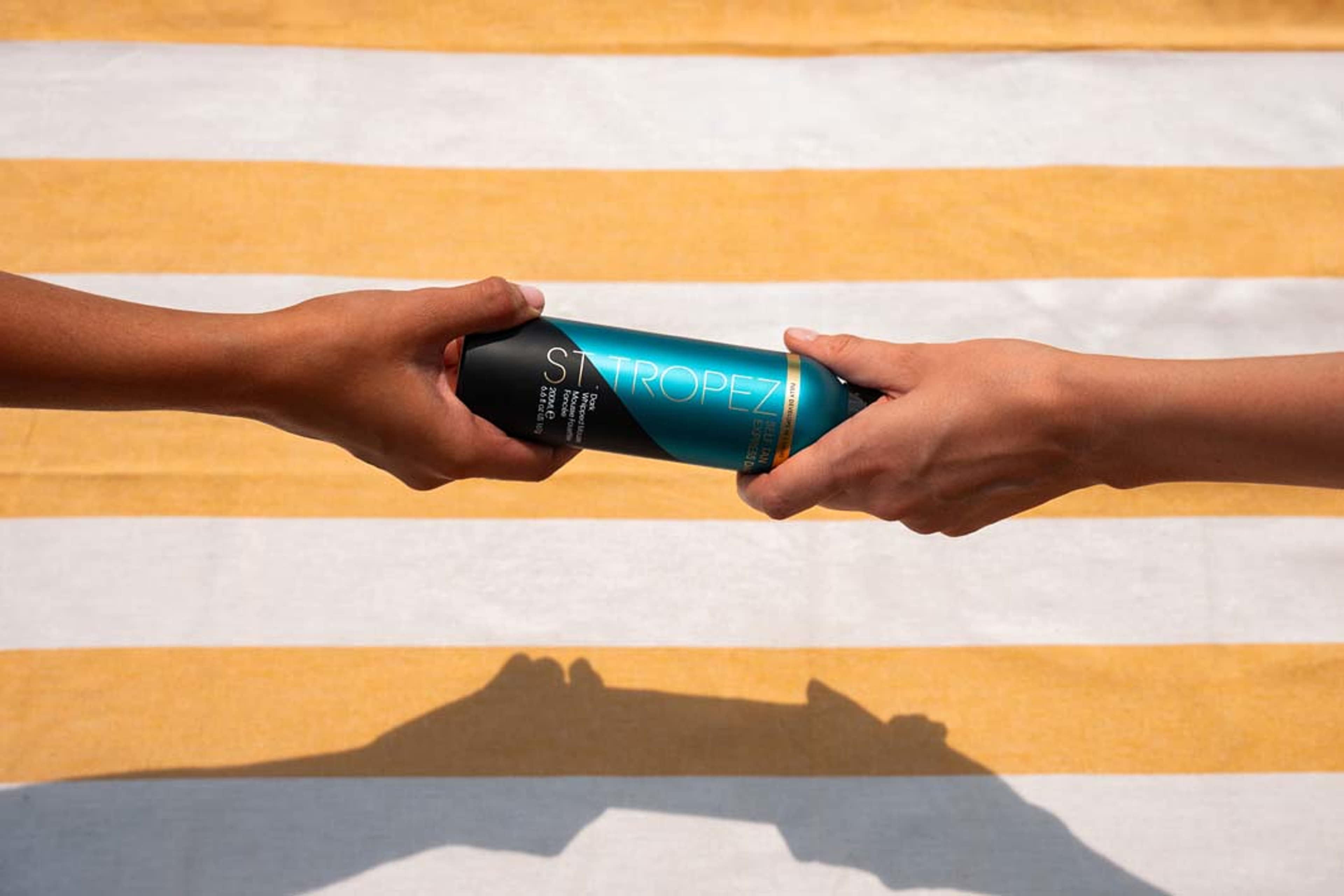 Self Tan Express Dark Whipped Mousse, från St Tropez. Klicka för att öppna bilden i stort format