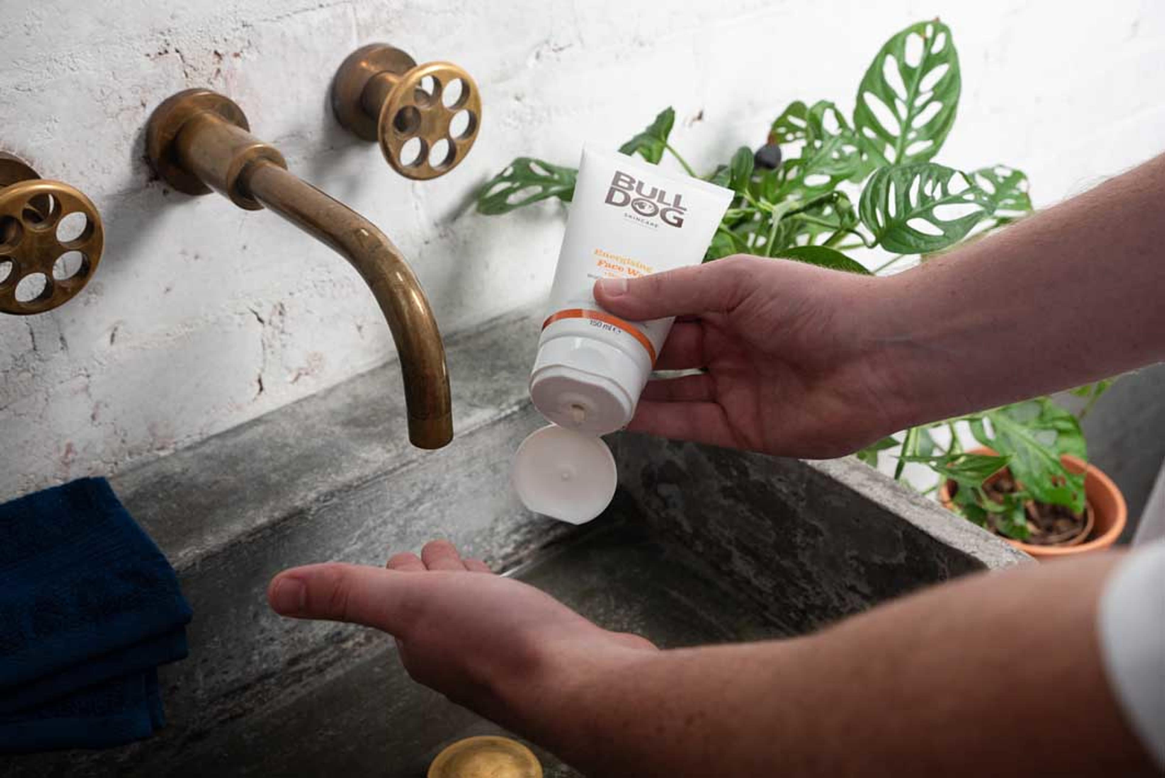 Energising Face Wash, från Bulldog. Klicka för att öppna bilden i stort format