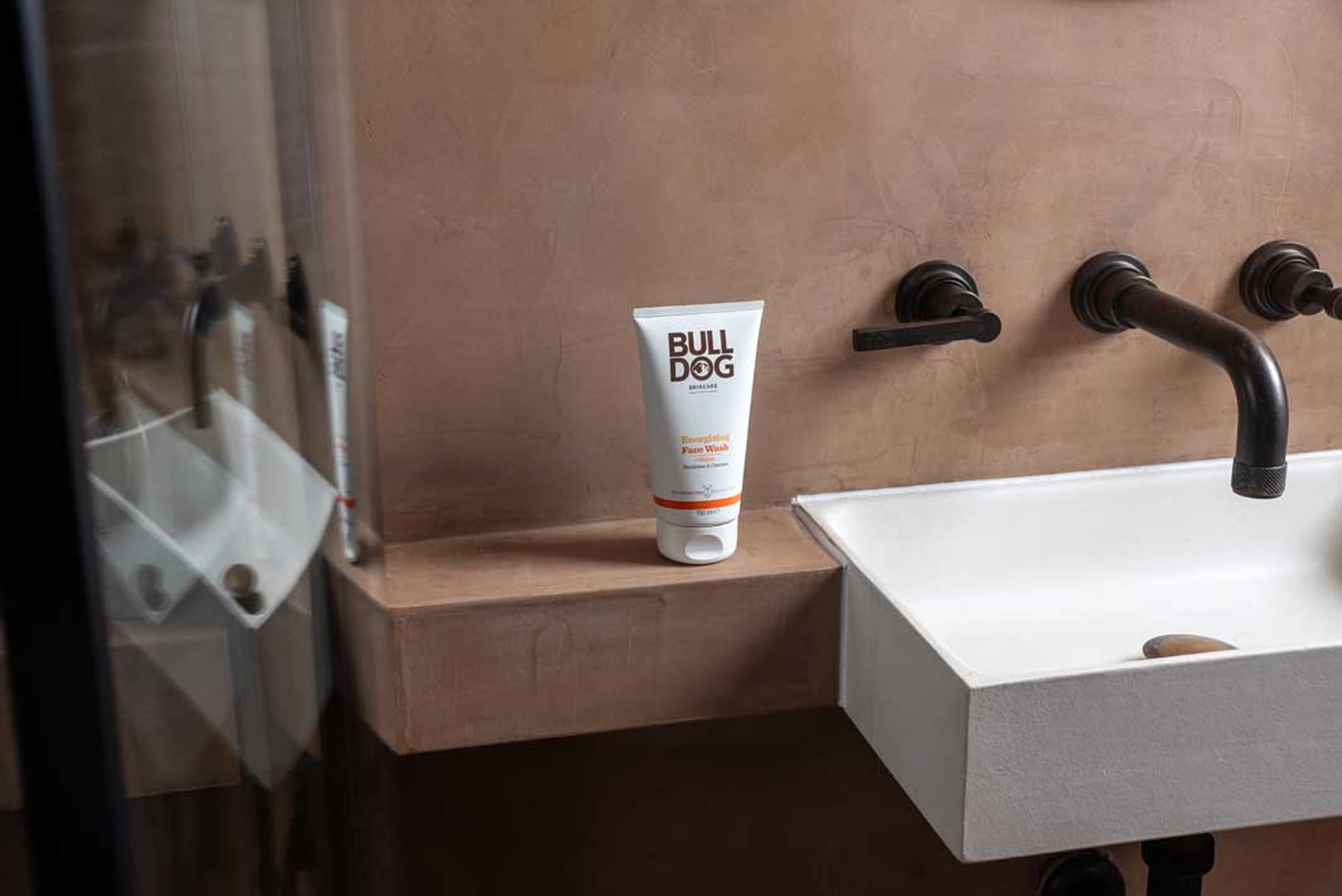 Energising Face Wash, från Bulldog. Klicka för att öppna bilden i stort format