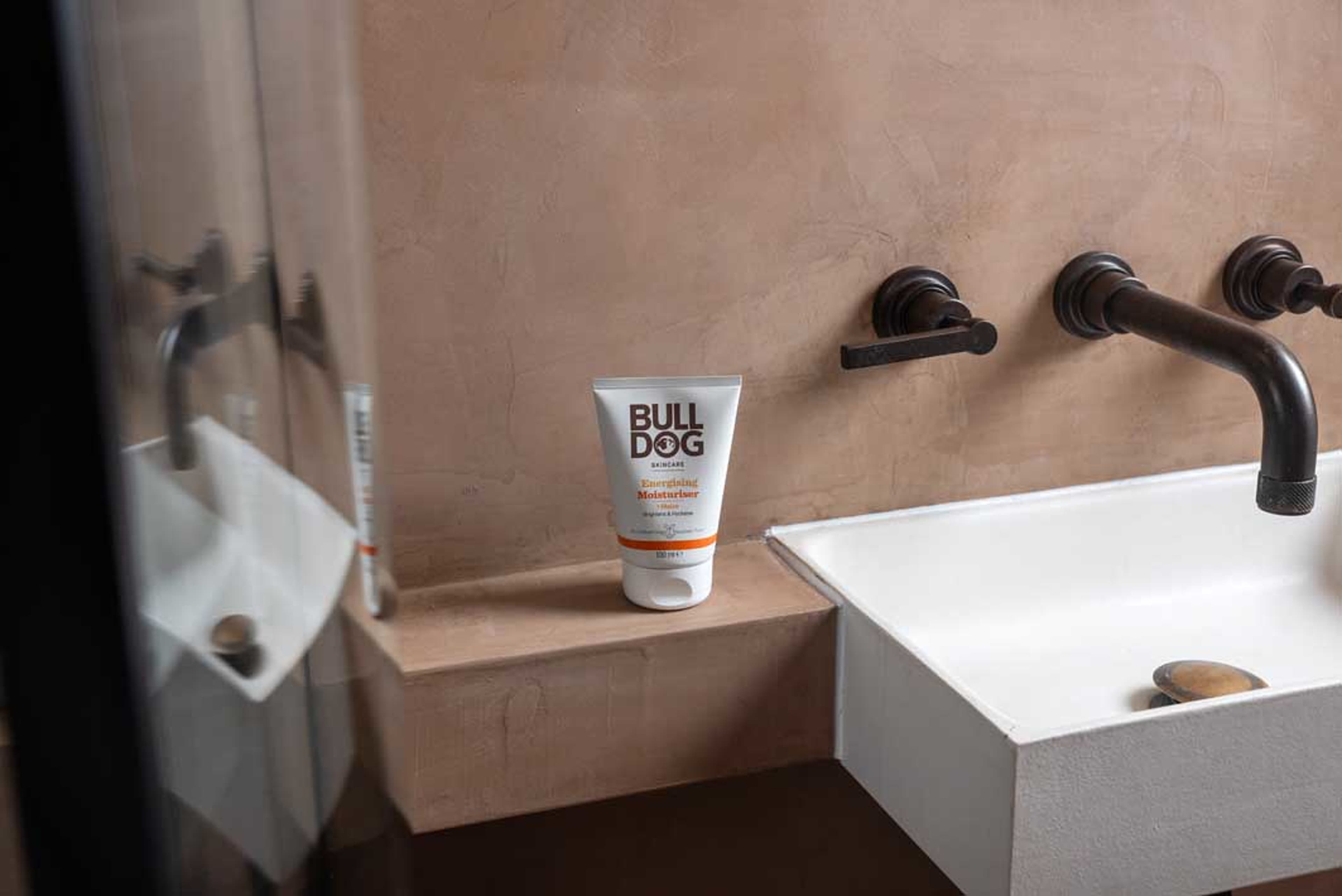 Energising Moisturiser, från Bulldog. Klicka för att öppna bilden i stort format