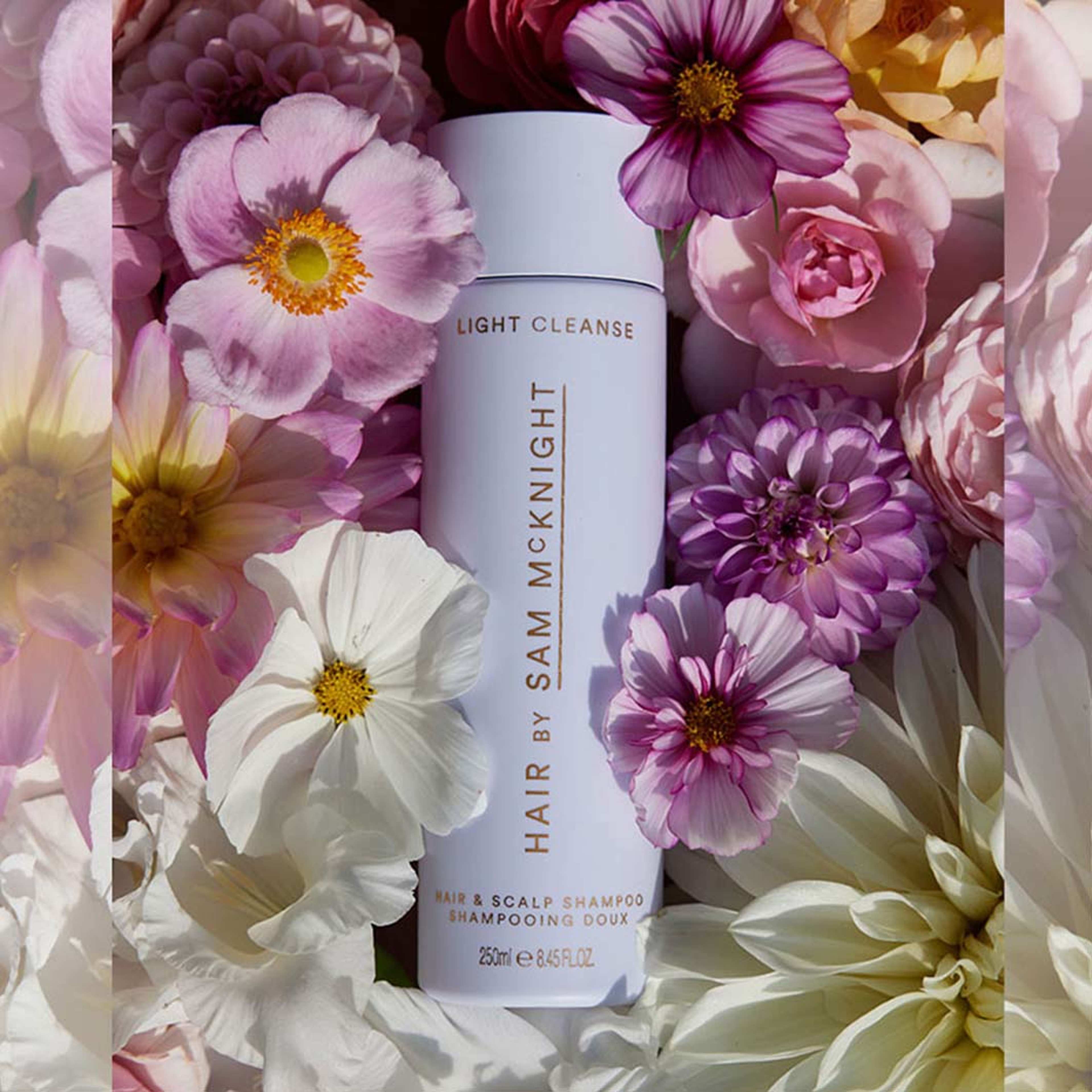 Light Cleanse Hair & Scalp Shampoo, från Hair by Sam McKnight. Klicka för att öppna bilden i stort format