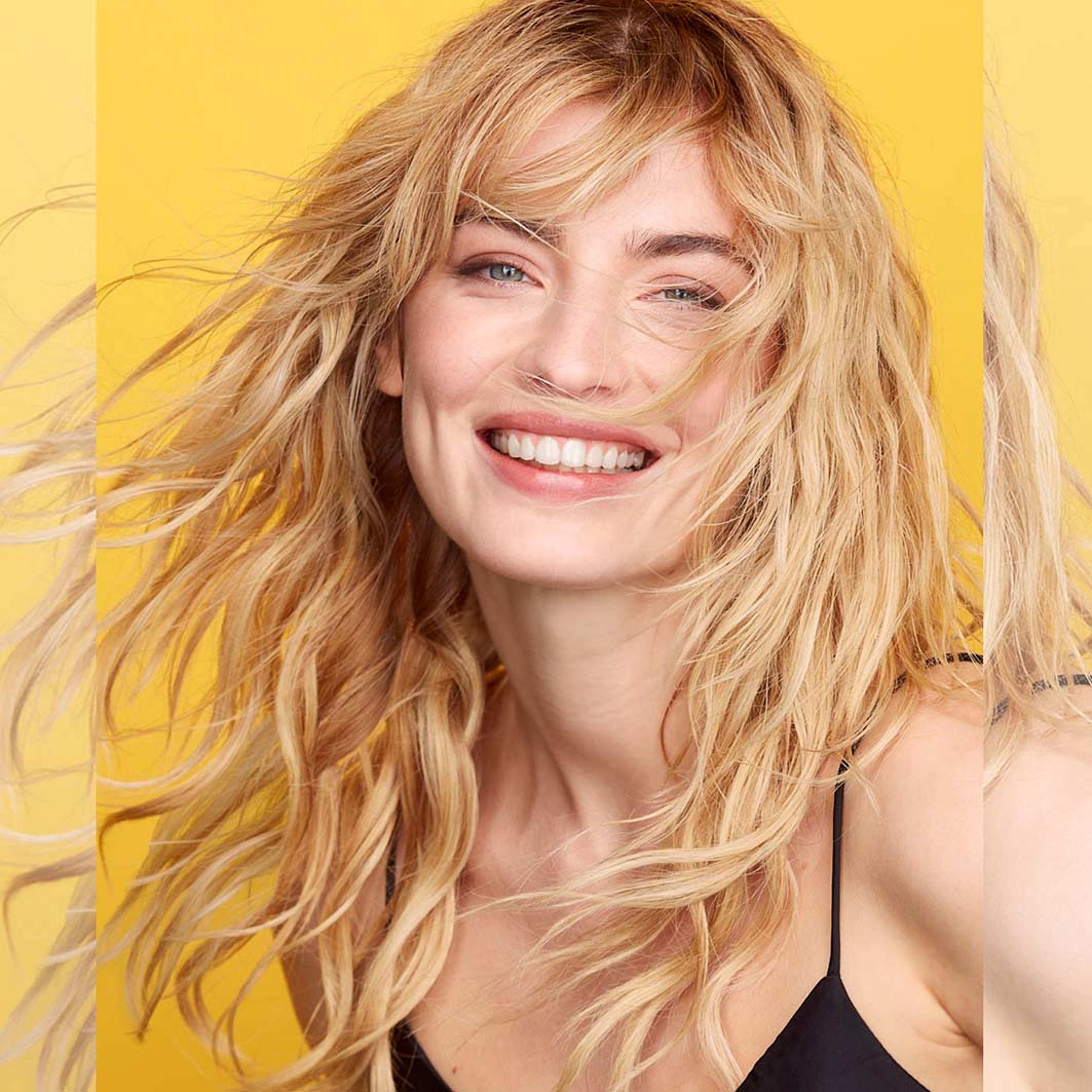 Sundaze Sea Spray, från Hair by Sam McKnight. Klicka för att öppna bilden i stort format