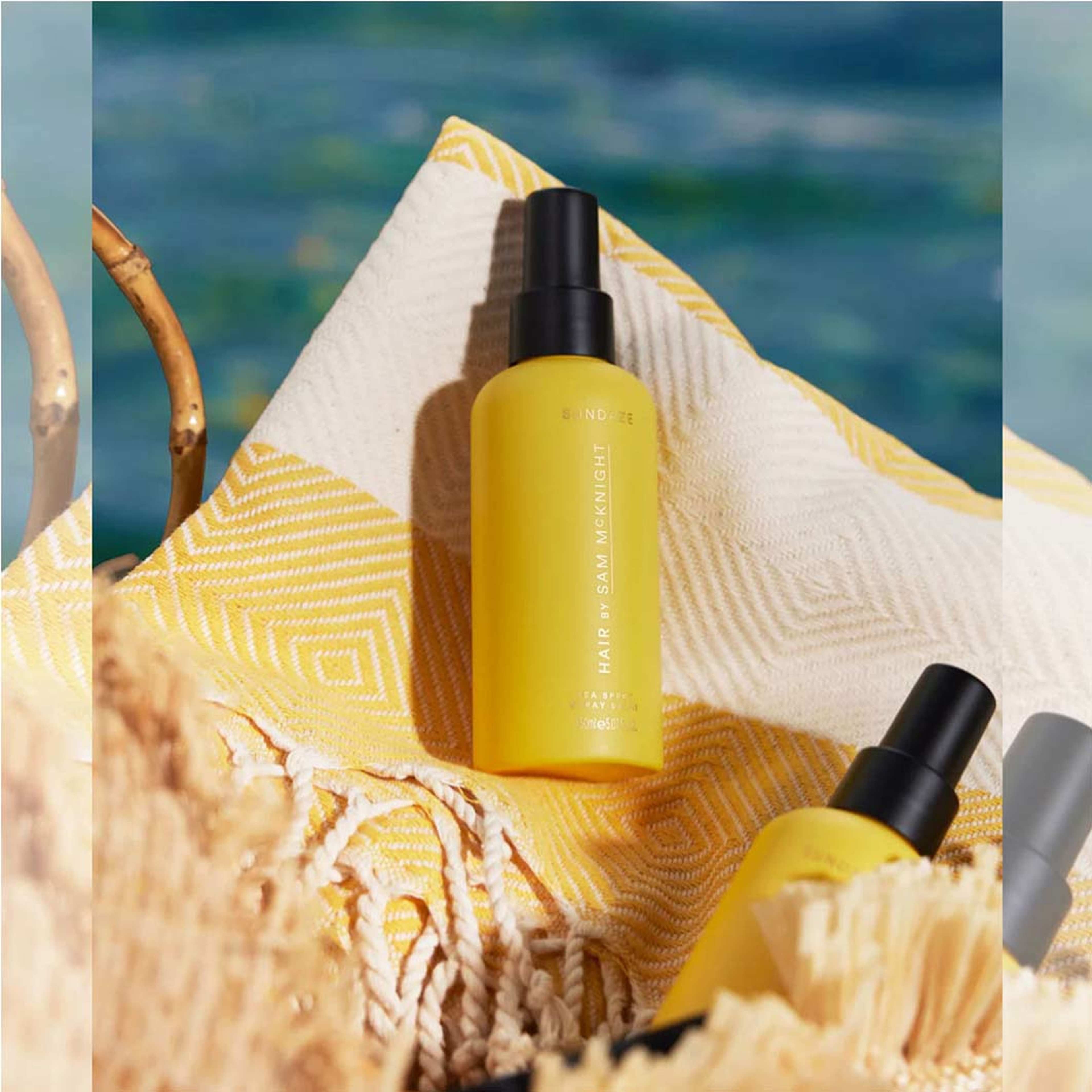 Sundaze Sea Spray, från Hair by Sam McKnight. Klicka för att öppna bilden i stort format