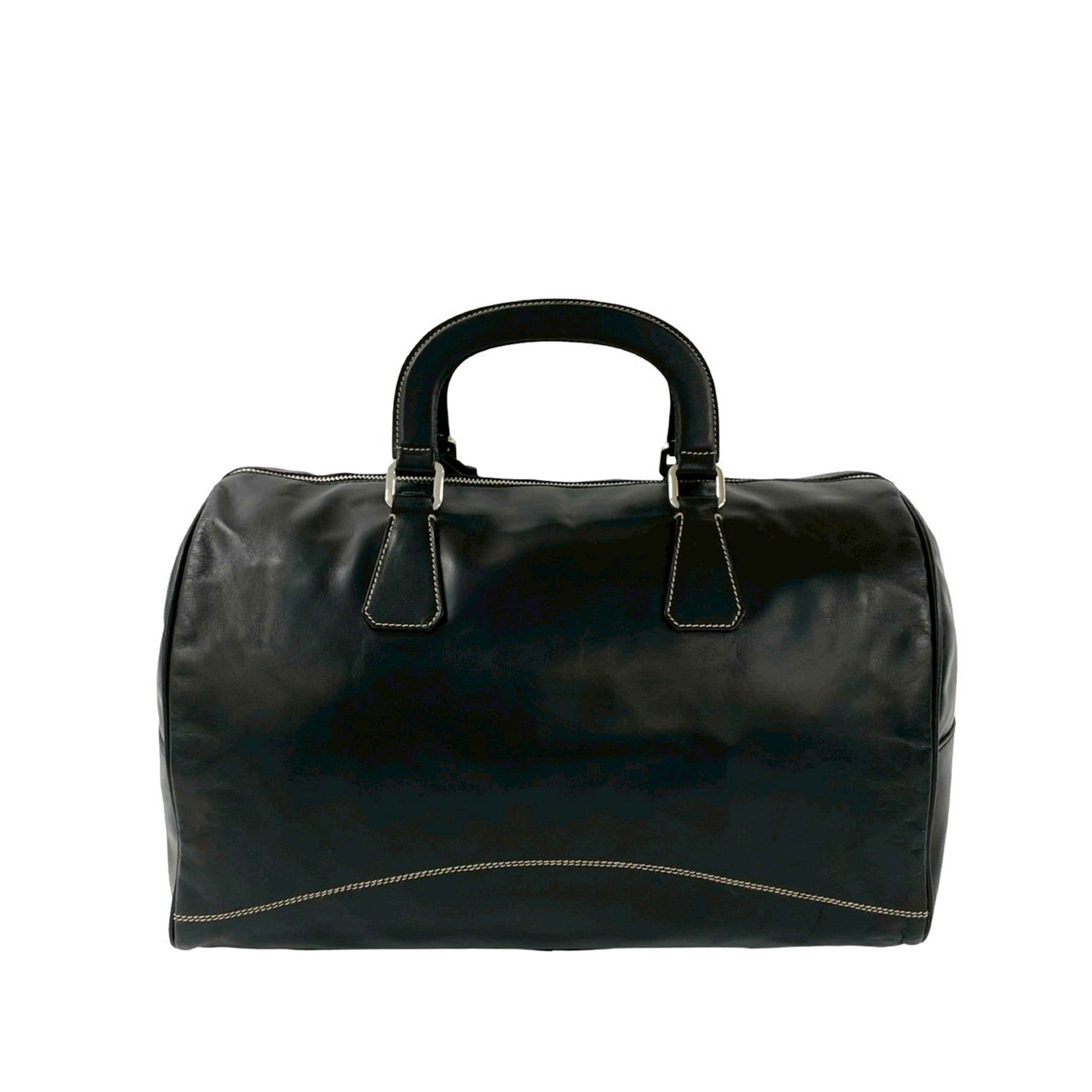 Prada Soft Calf Boston Bag, från Luxclusif, i färgen black. Klicka för att öppna bilden i stort format