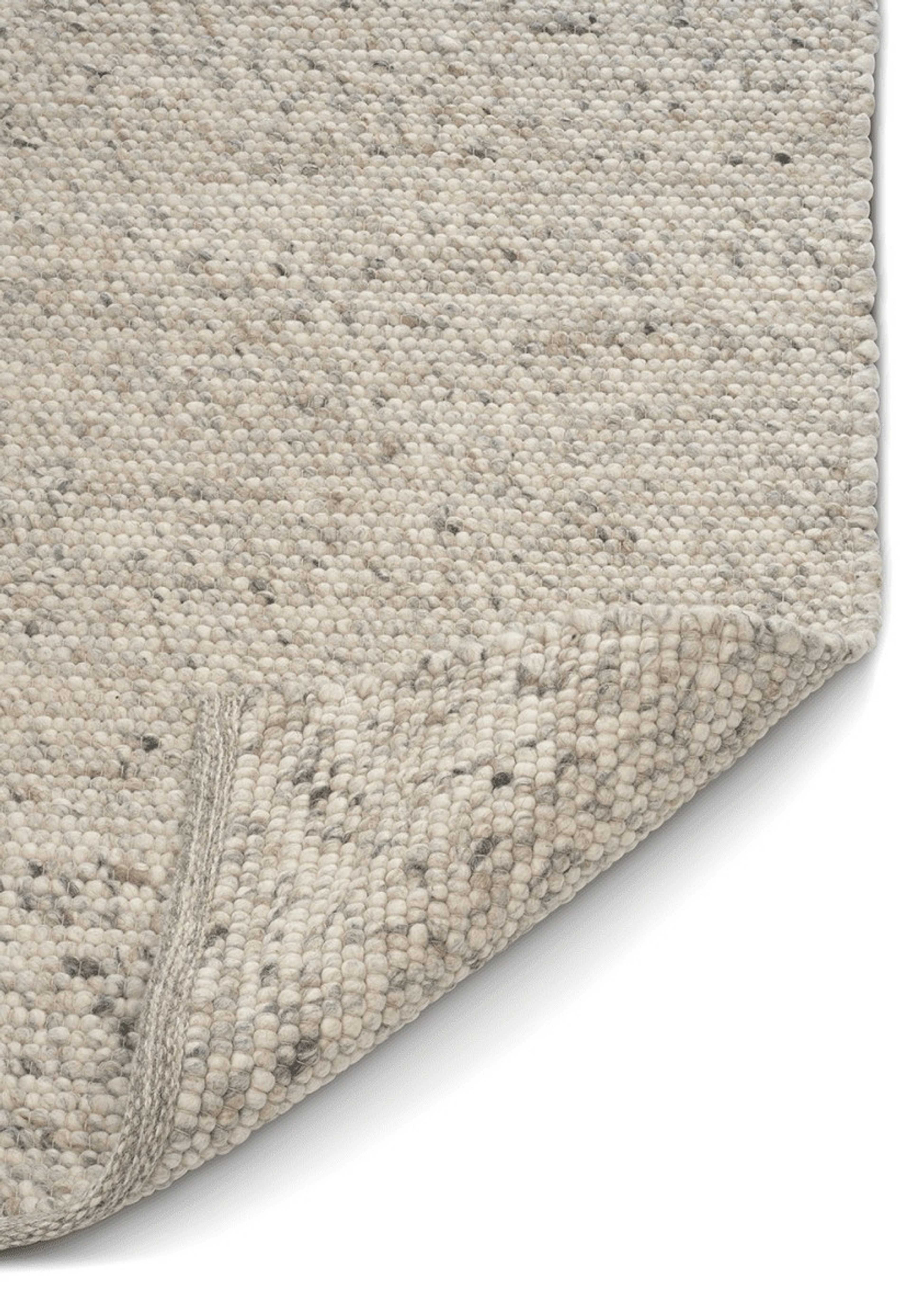 Ullmatta Merino 250x350cm, från Classic Collection, i färgen naturbeige. Klicka för att öppna bilden i stort format