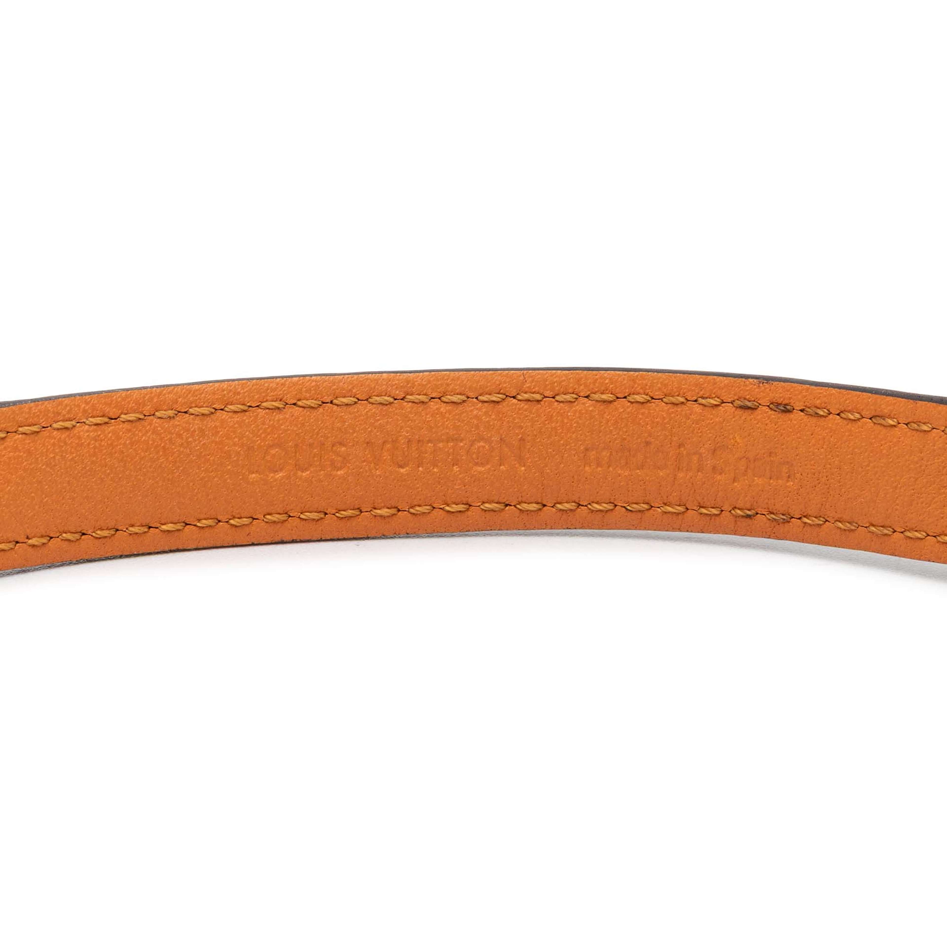 Louis Vuitton Monogram Essential V Bracelet, från Luxclusif, i färgen brown. Klicka för att öppna bilden i stort format