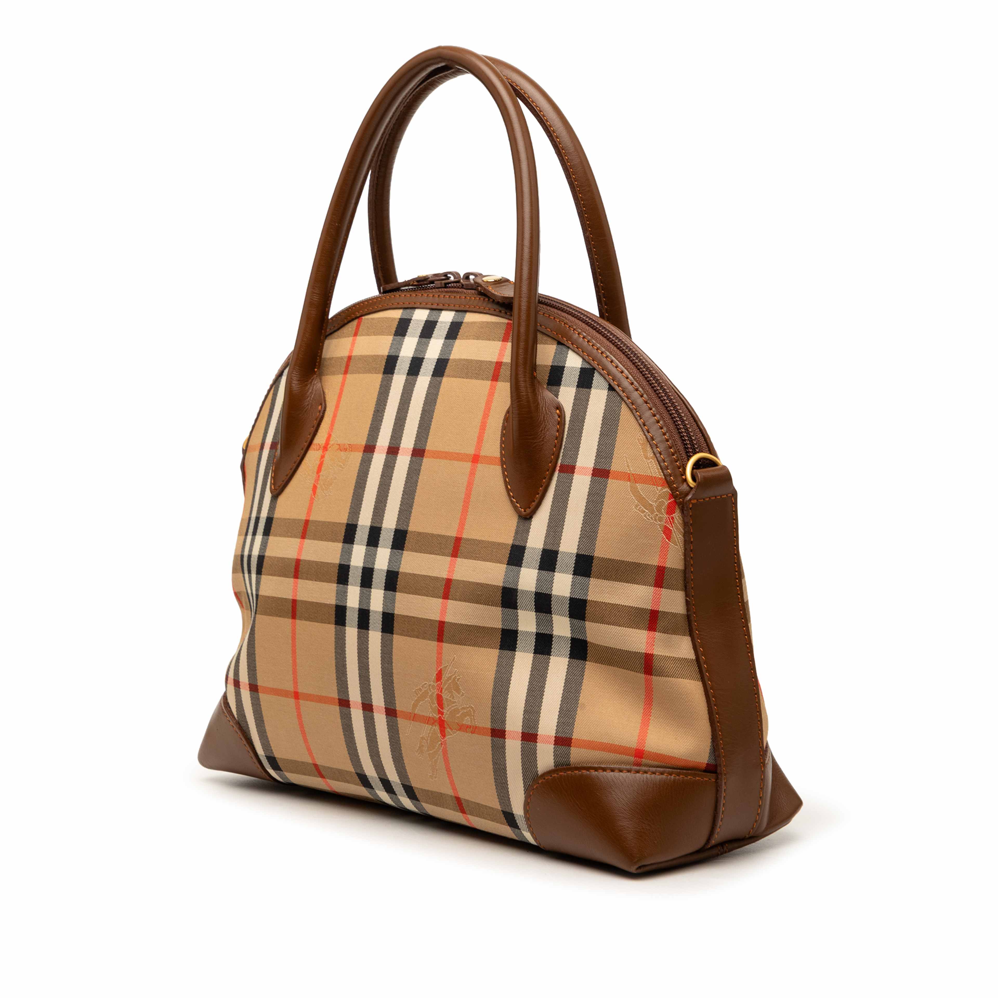 Burberry Haymarket Check Canvas Dome Satchel, från Luxclusif, i färgen beige. Klicka för att öppna bilden i stort format