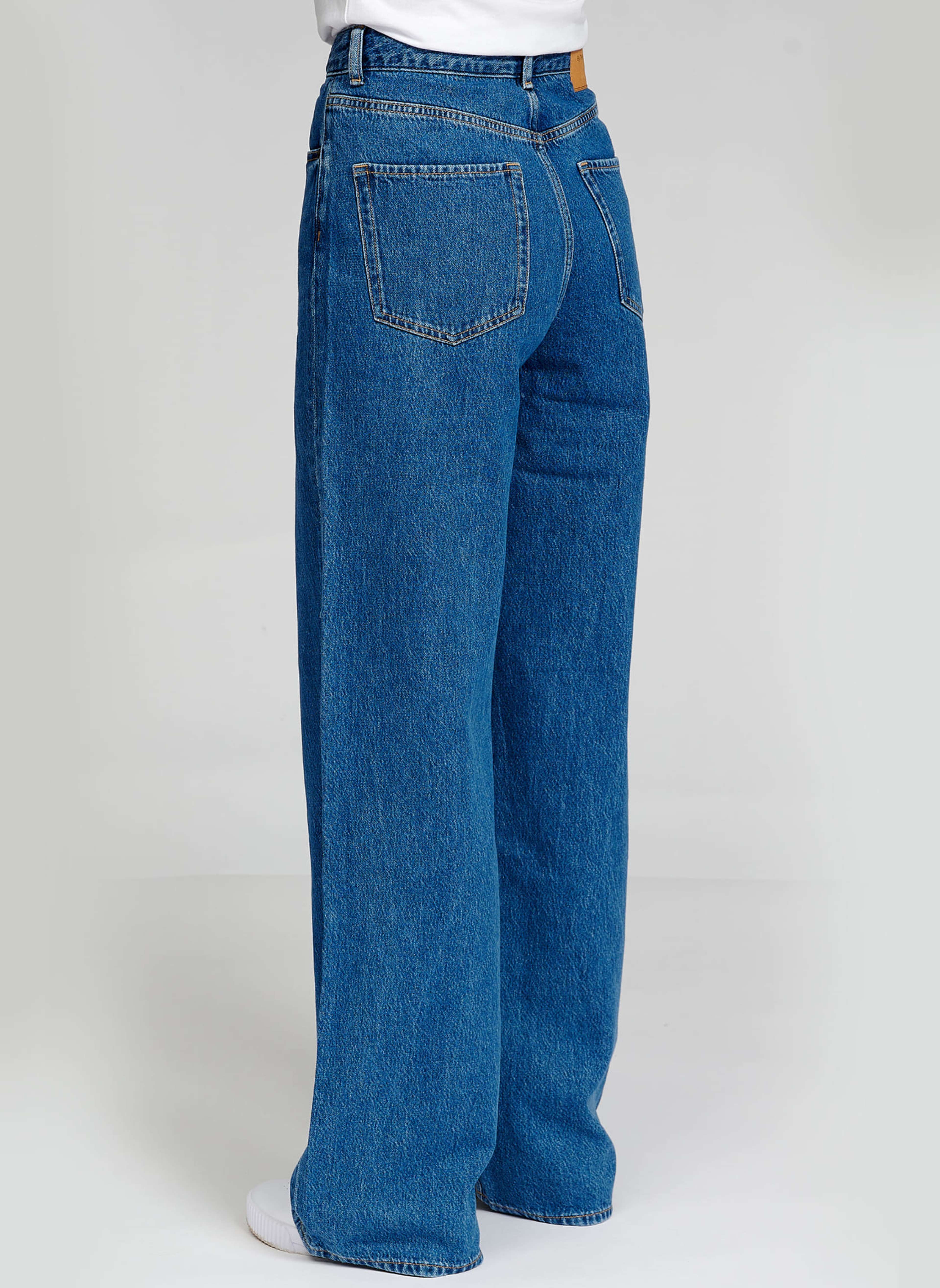 Performance Wide Jeans