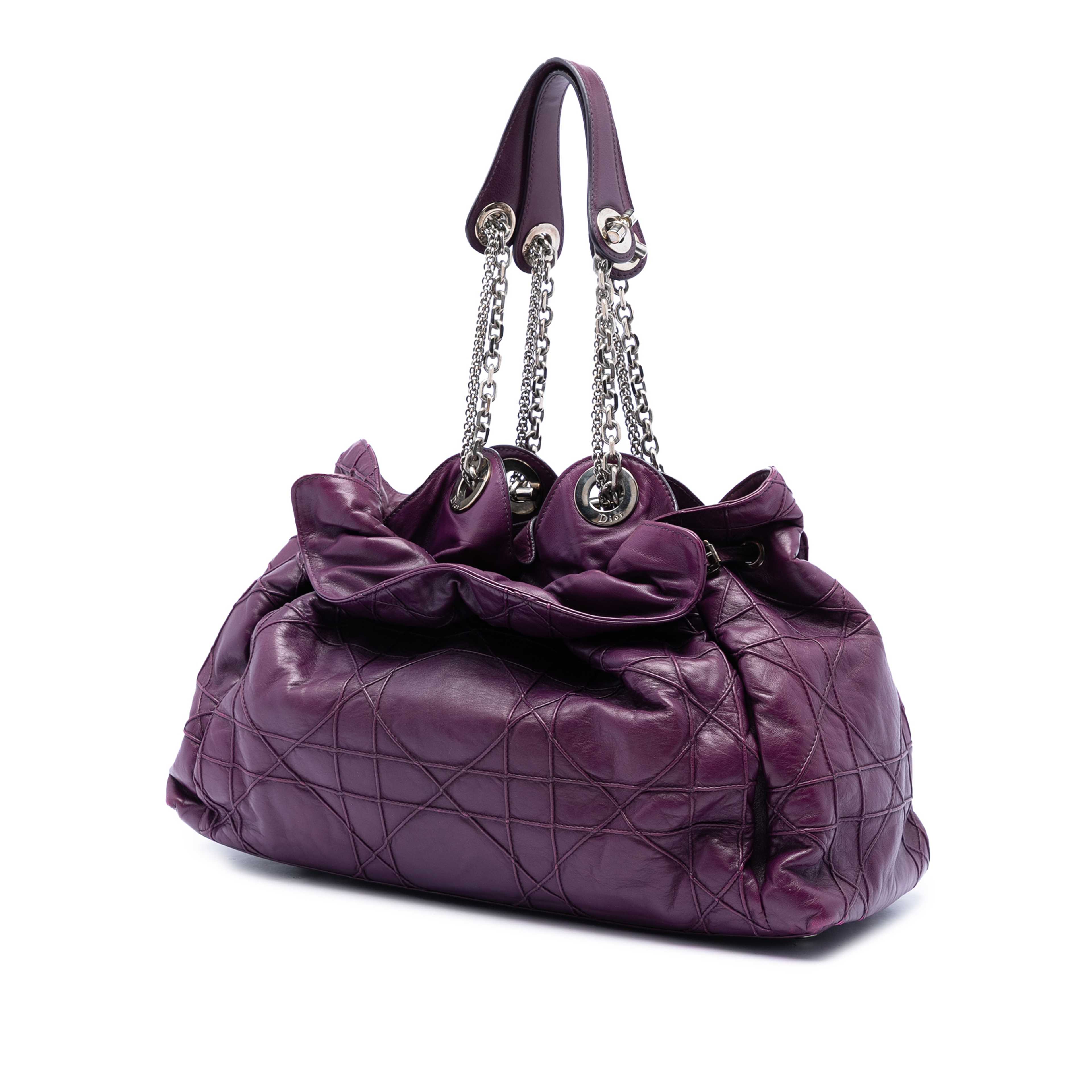 Dior Leather Cannage Le Trente Tote, från Luxclusif, i färgen purpur. Klicka för att öppna bilden i stort format