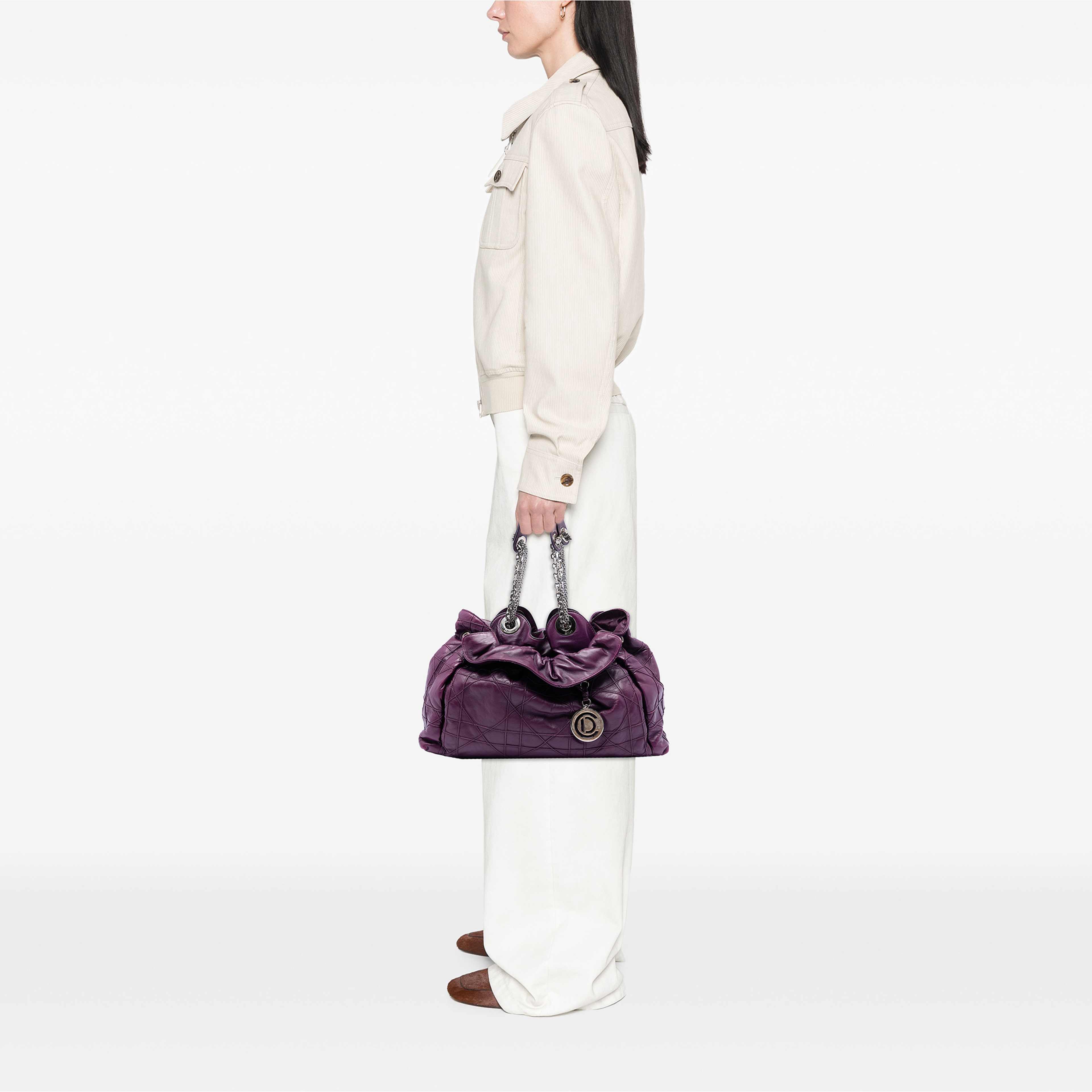 Dior Leather Cannage Le Trente Tote, från Luxclusif, i färgen purpur. Klicka för att öppna bilden i stort format