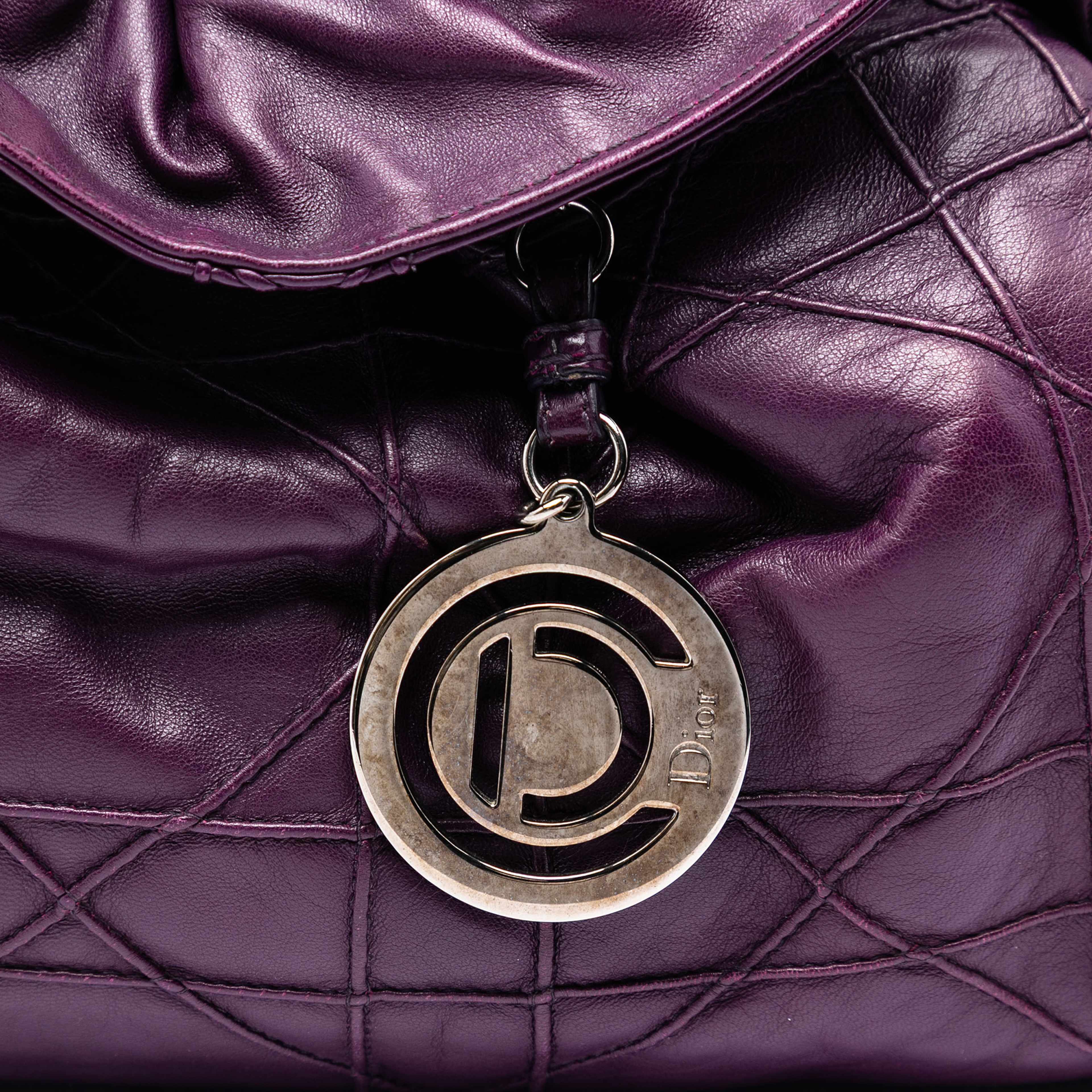 Dior Leather Cannage Le Trente Tote, från Luxclusif, i färgen purpur. Klicka för att öppna bilden i stort format