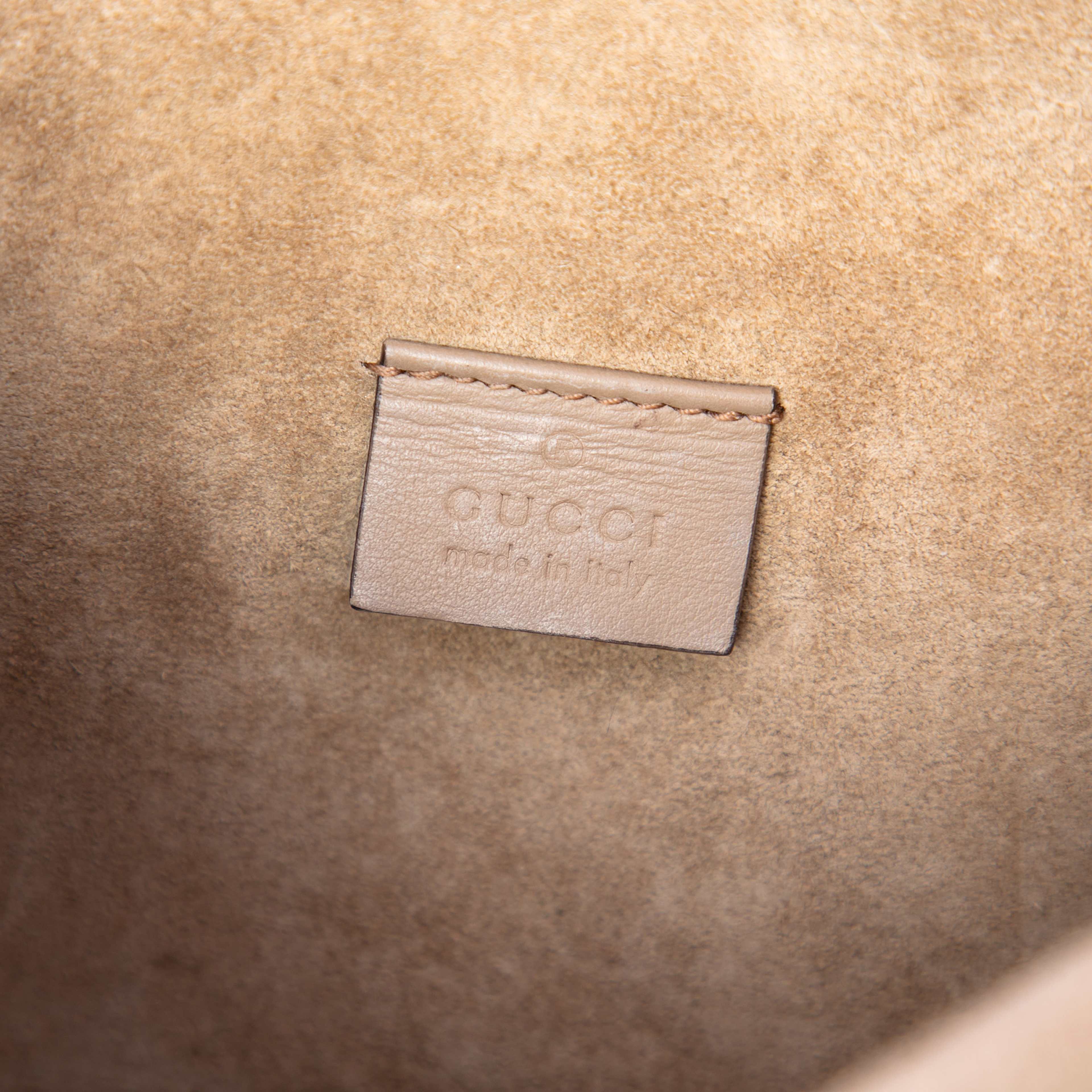 Gucci Small Gg Supreme Dionysus Crossbody, från Luxclusif, i färgen brun. Klicka för att öppna bilden i stort format
