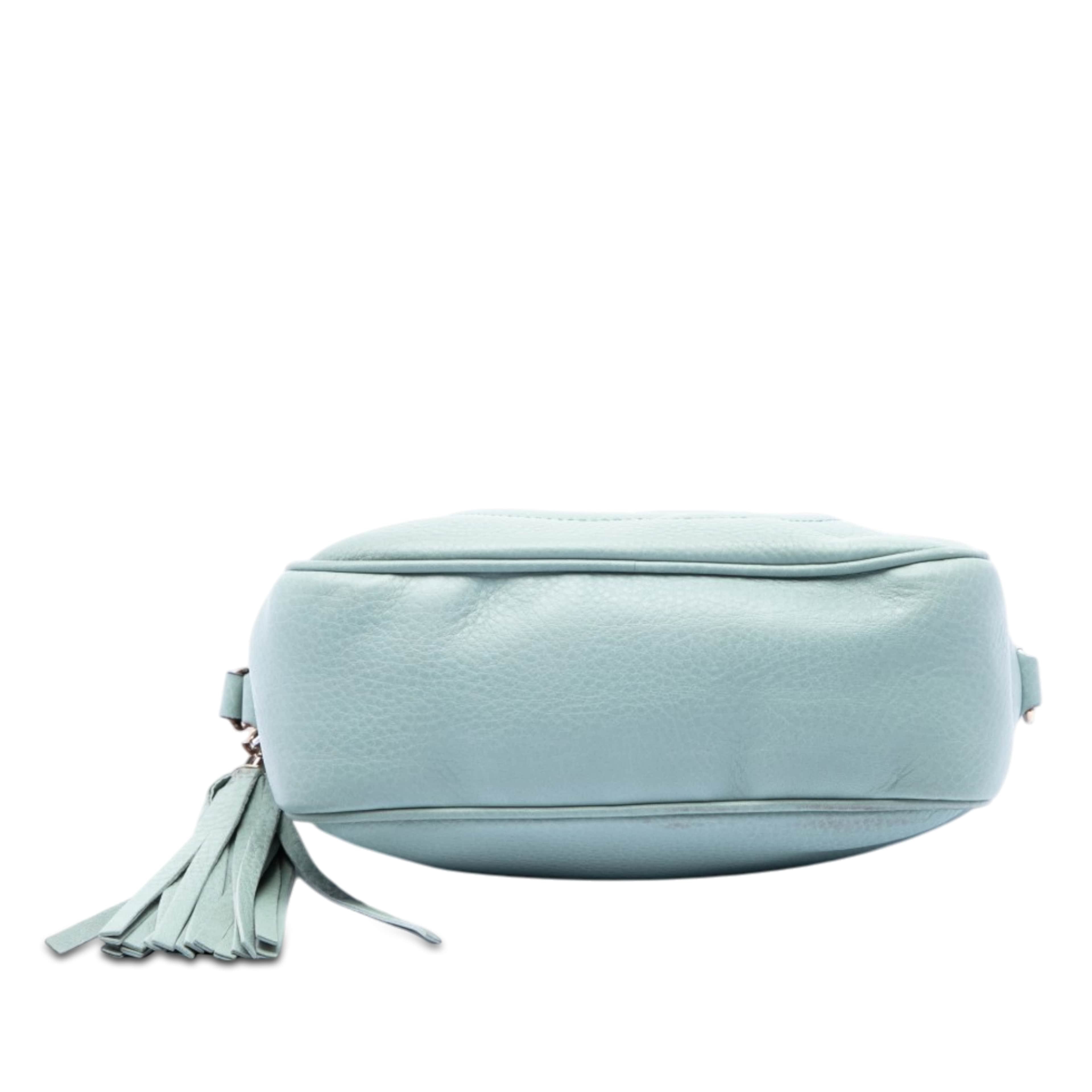 Gucci Leather Soho Disco Crossbody, från Luxclusif, i färgen light blue. Klicka för att öppna bilden i stort format