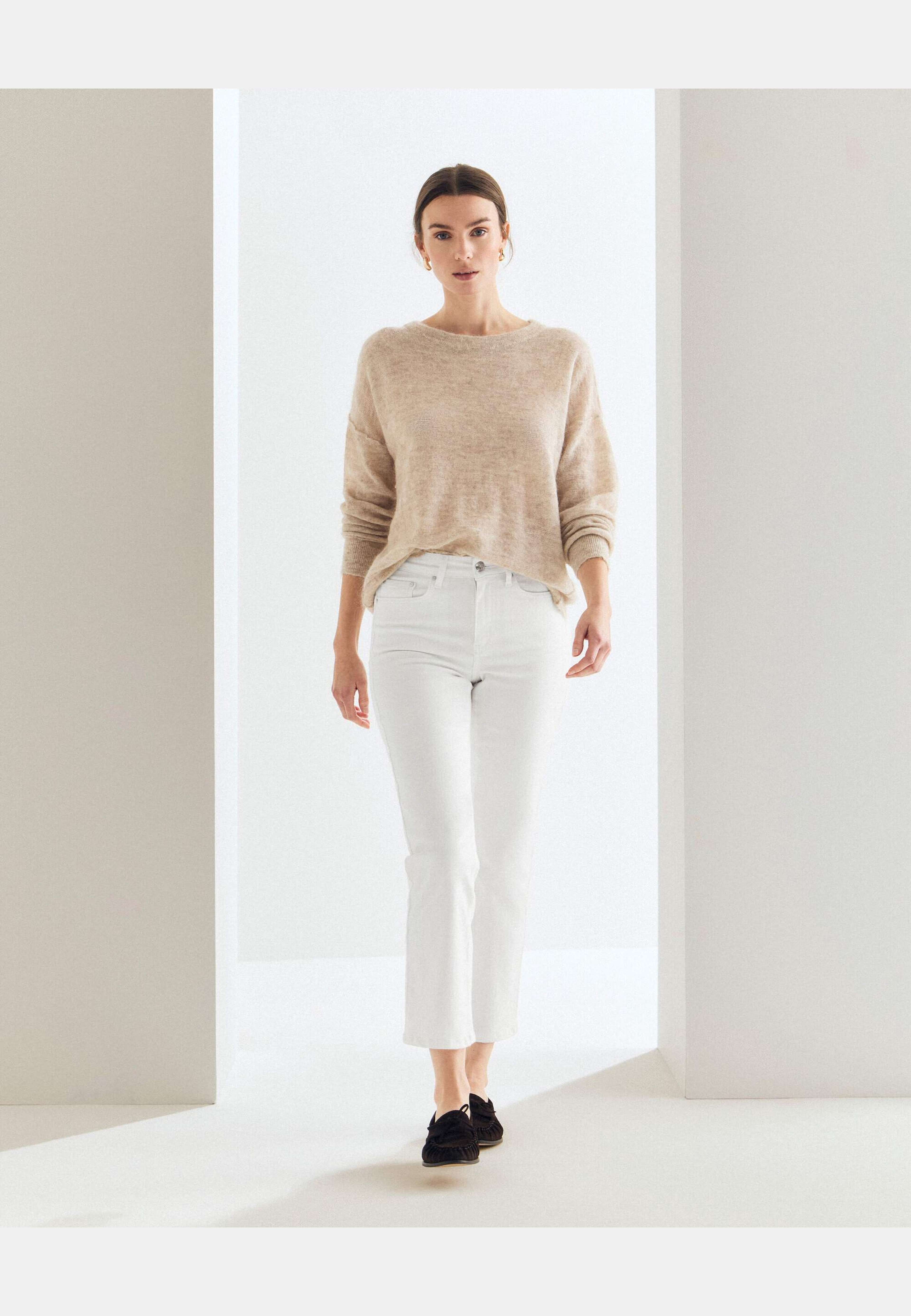 Nora Straight Denim, från Newhouse, i färgen offwhite. Klicka för att öppna bilden i stort format