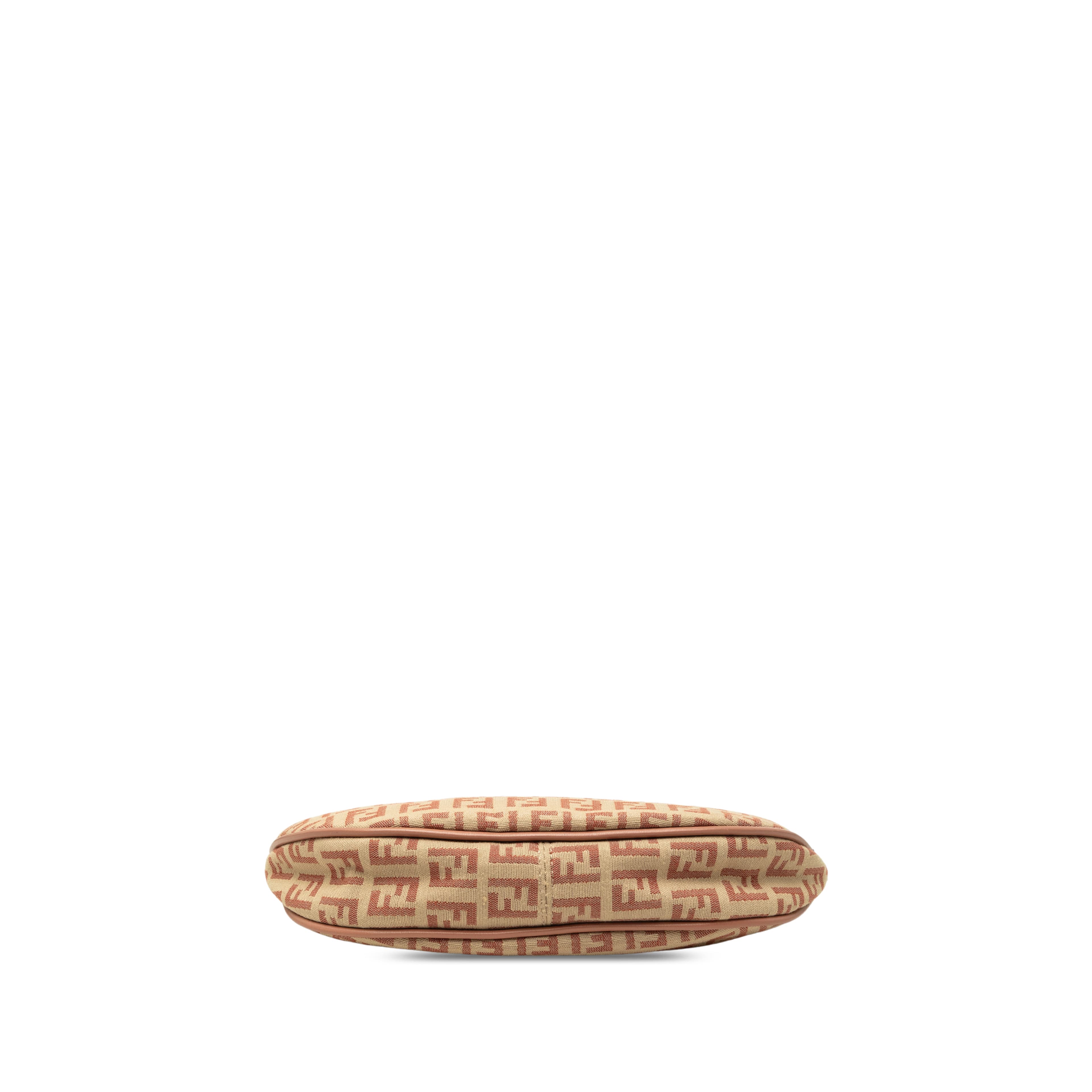 Fendi Zucchino Canvas Hobo, från Luxclusif, i färgen beige. Klicka för att öppna bilden i stort format