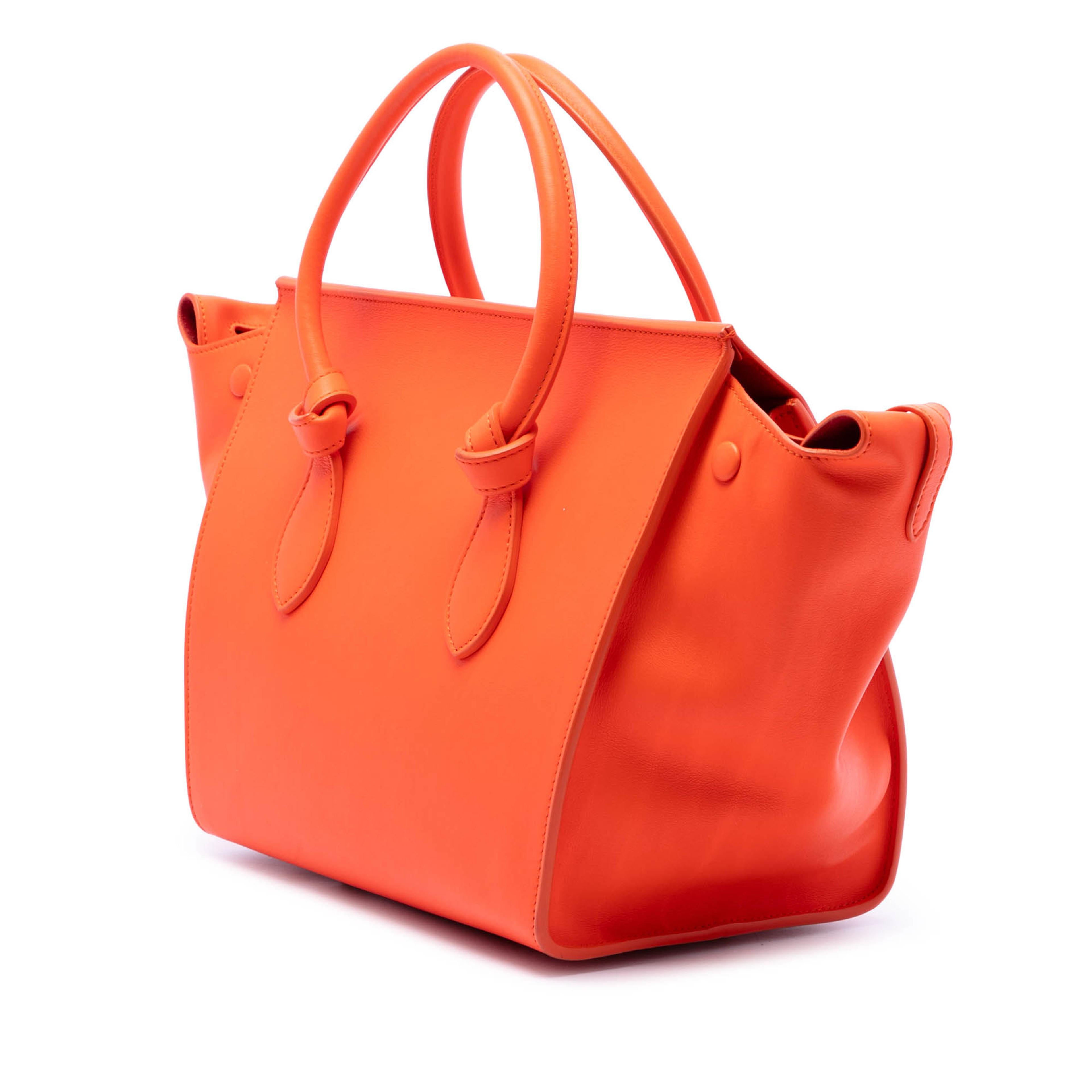 Celine Mini Smooth Calfskin Tie Knot Tote, från Luxclusif, i färgen orange. Klicka för att öppna bilden i stort format