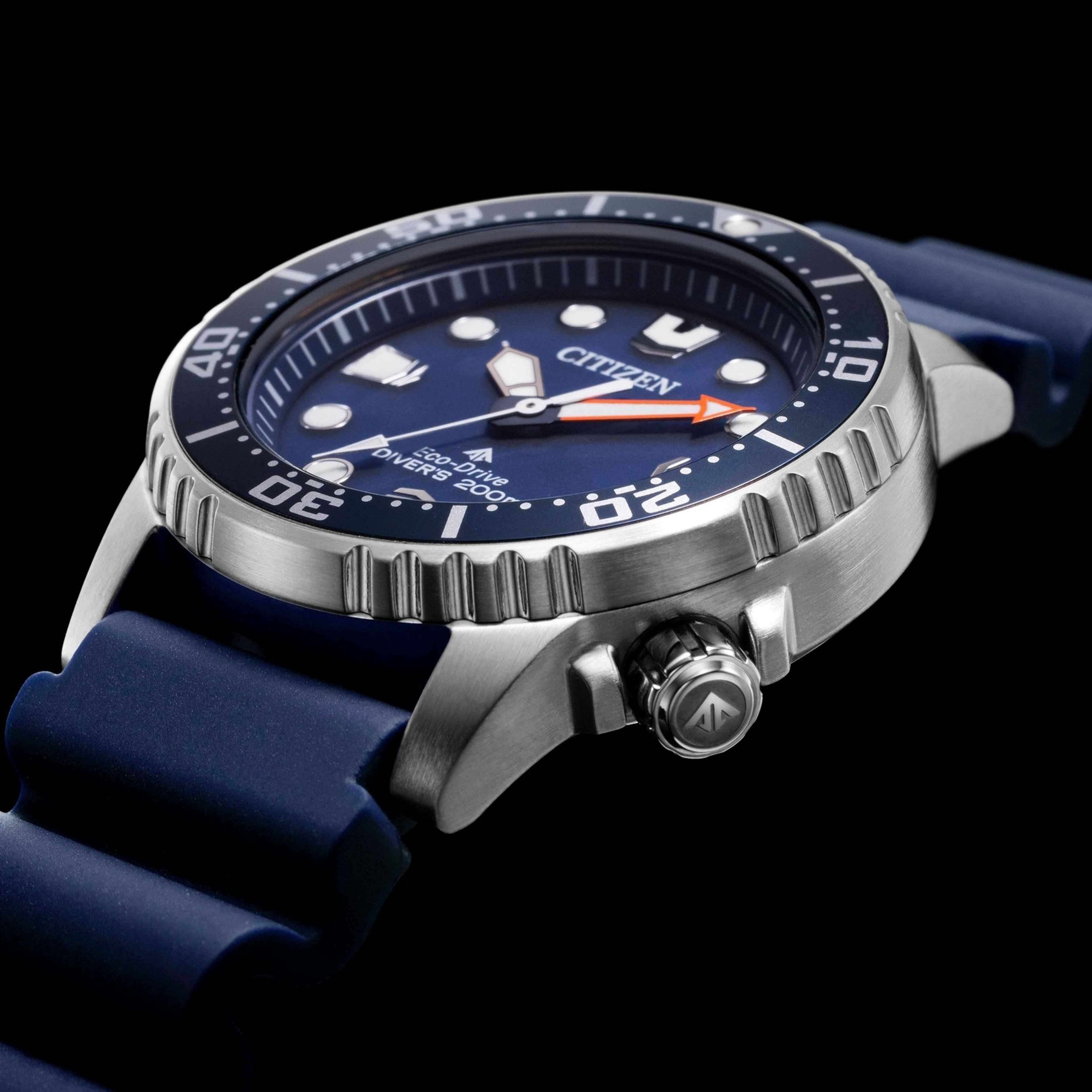 Citizen Eco-drive Promaster Dive Eo2021-05l, från CITIZEN, i färgen silver/blå. Klicka för att öppna bilden i stort format