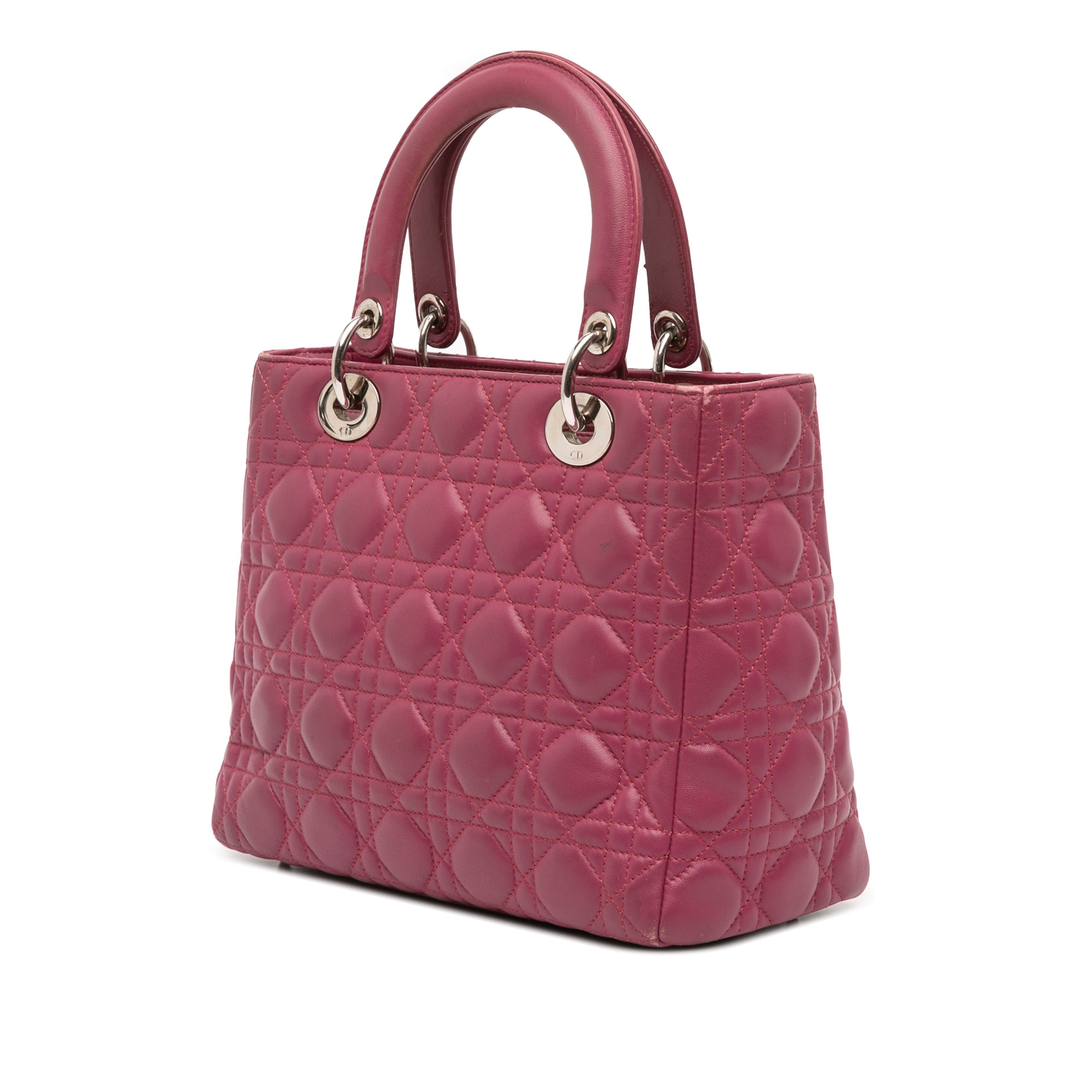 Dior Medium Lambskin Cannage Lady Dior, från Luxclusif, i färgen magenta. Klicka för att öppna bilden i stort format