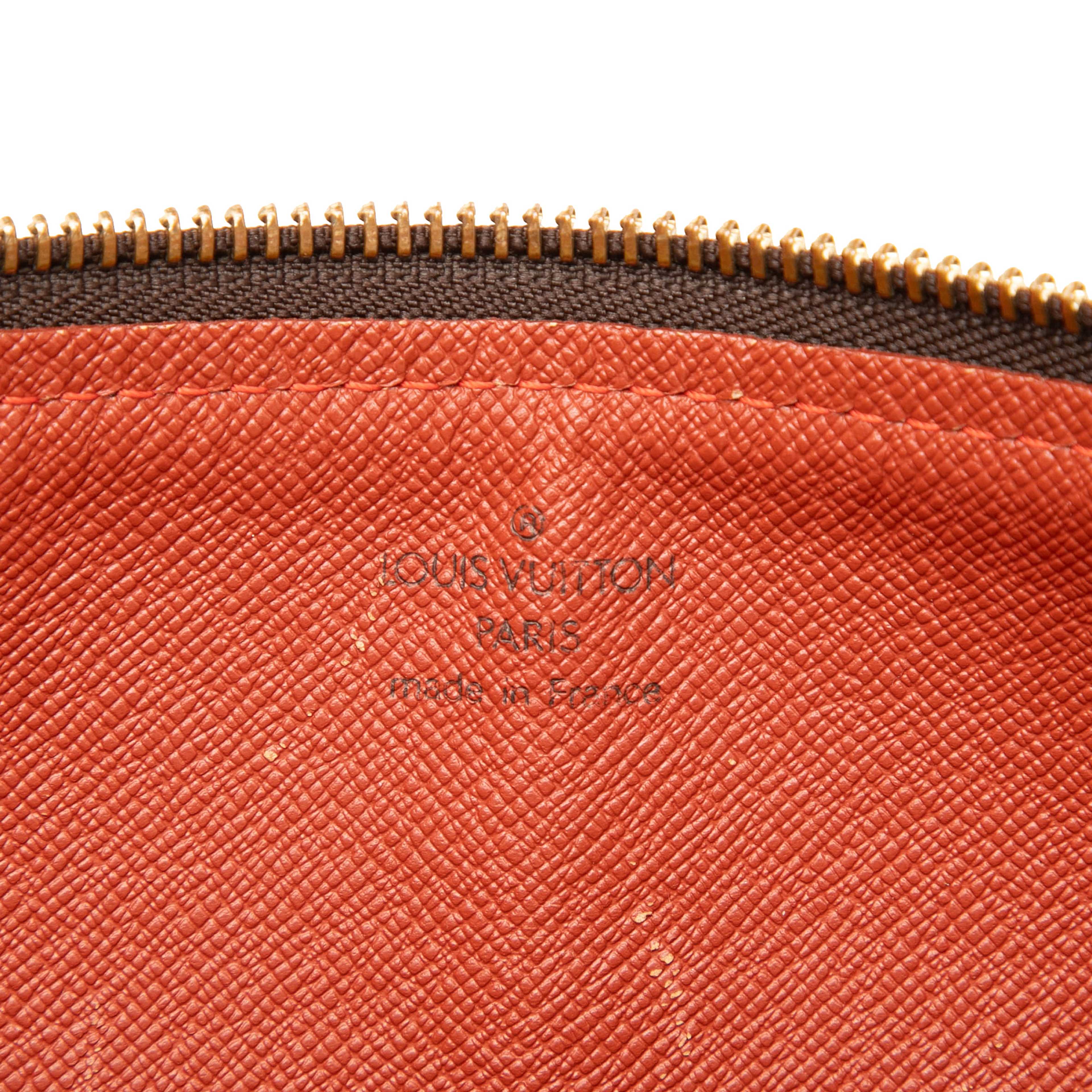 Louis Vuitton Damier Ebene Papillon 30, från Luxclusif, i färgen brown. Klicka för att öppna bilden i stort format