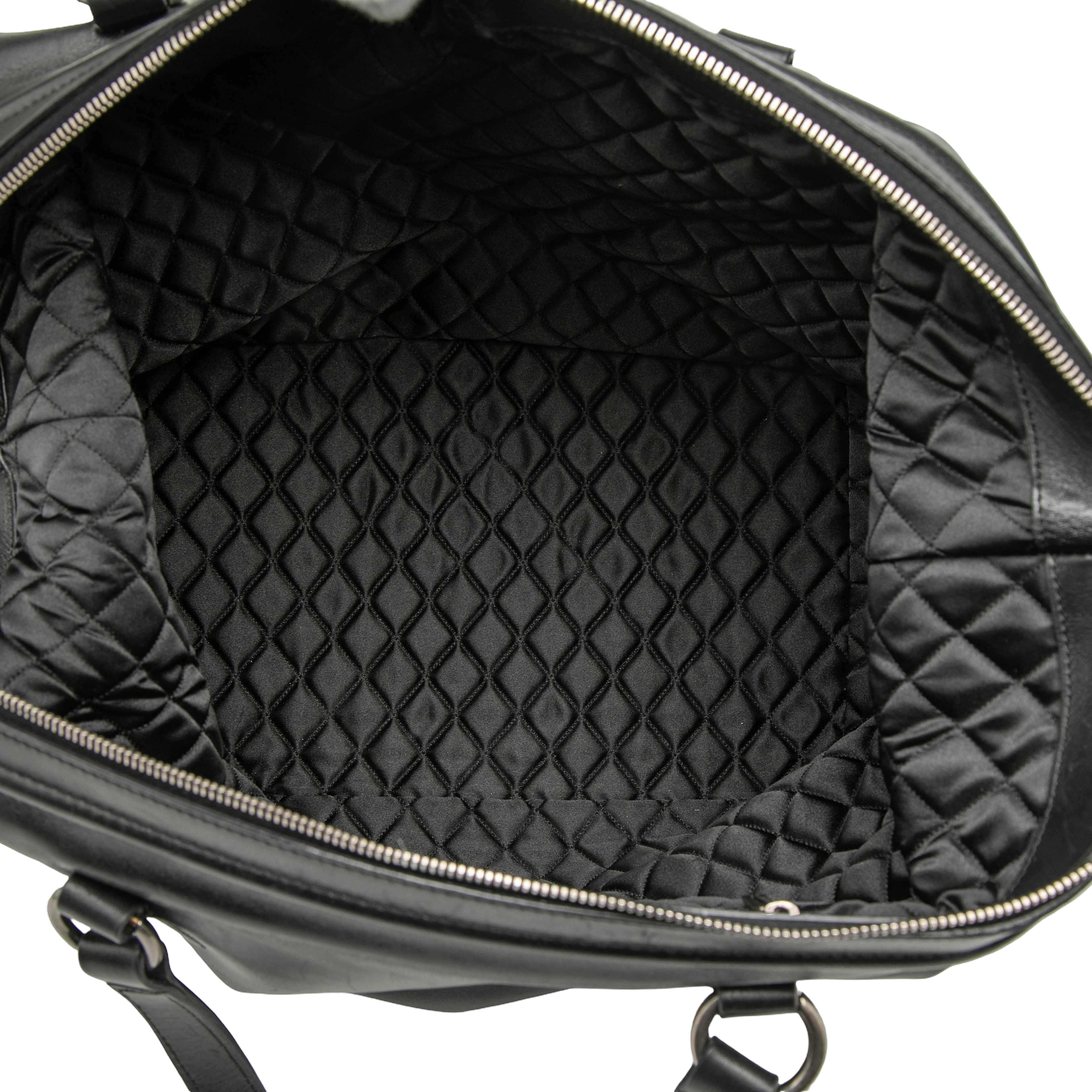 Chanel Cc Calfskin Bowler Bag, från Luxclusif, i färgen black. Klicka för att öppna bilden i stort format