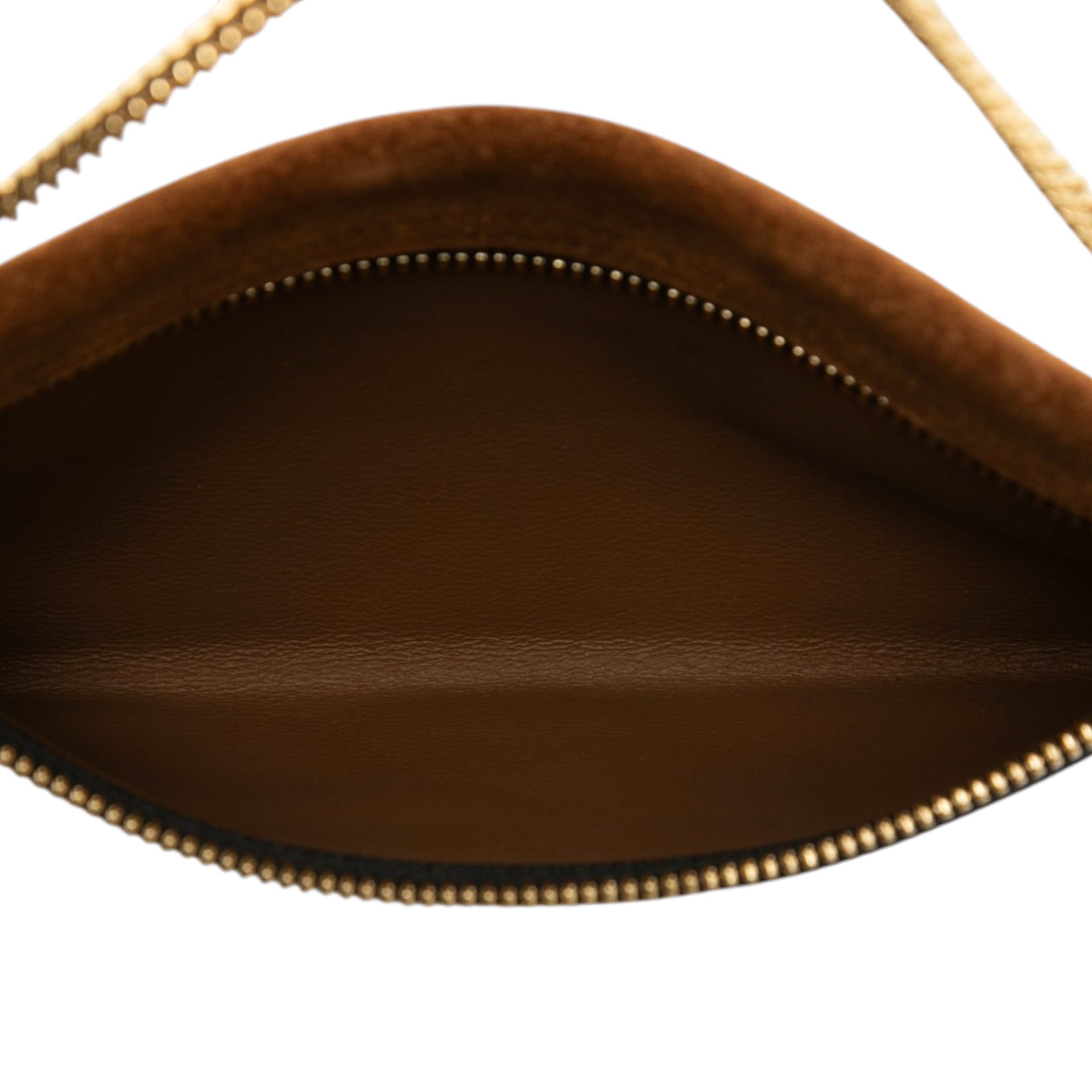 Gucci Suede Rajah Pouch, från Luxclusif, i färgen brun. Klicka för att öppna bilden i stort format