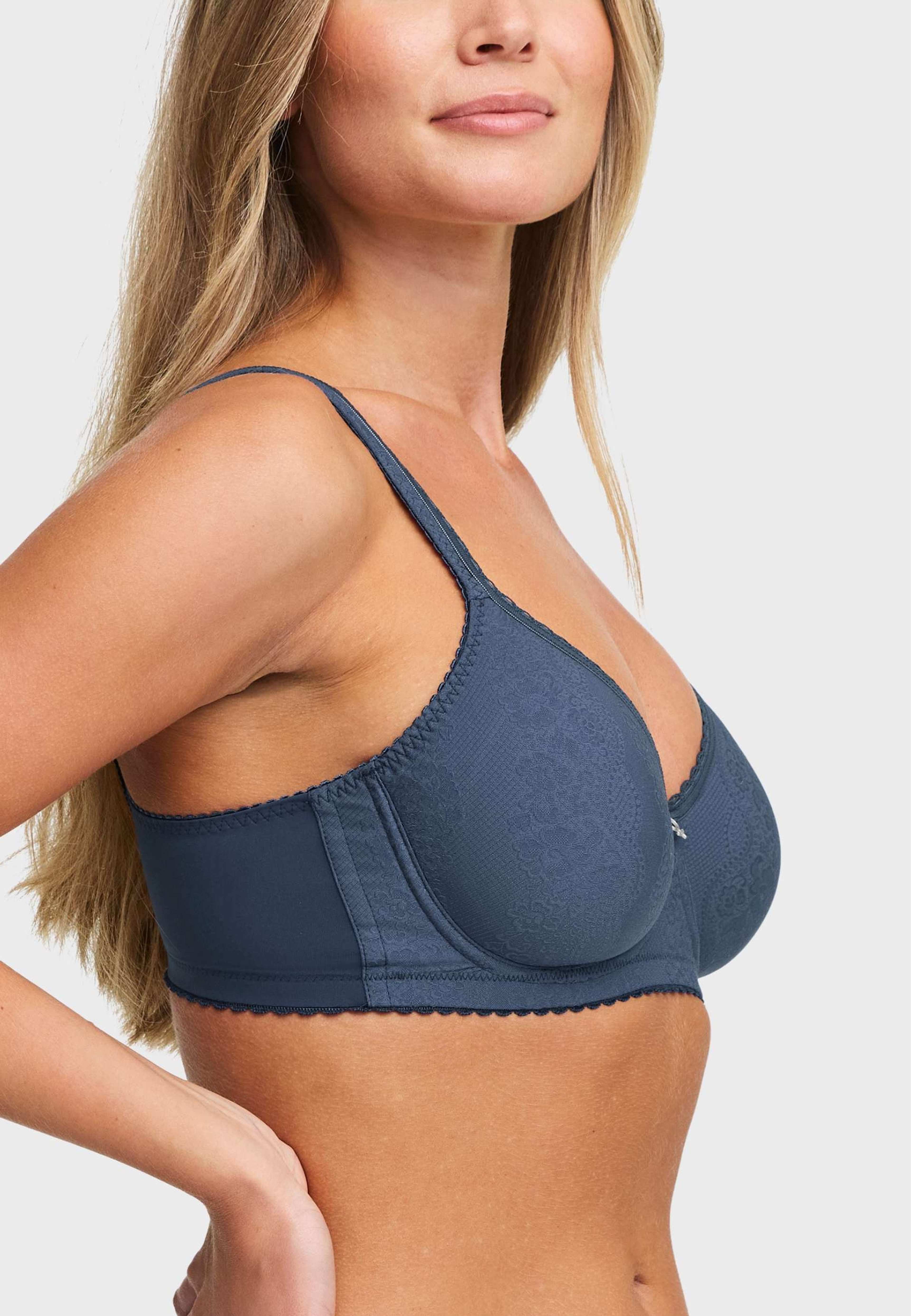Adorable Shape Vadderad Bygel-bh, från Swegmark, i färgen misty blue. Klicka för att öppna bilden i stort format