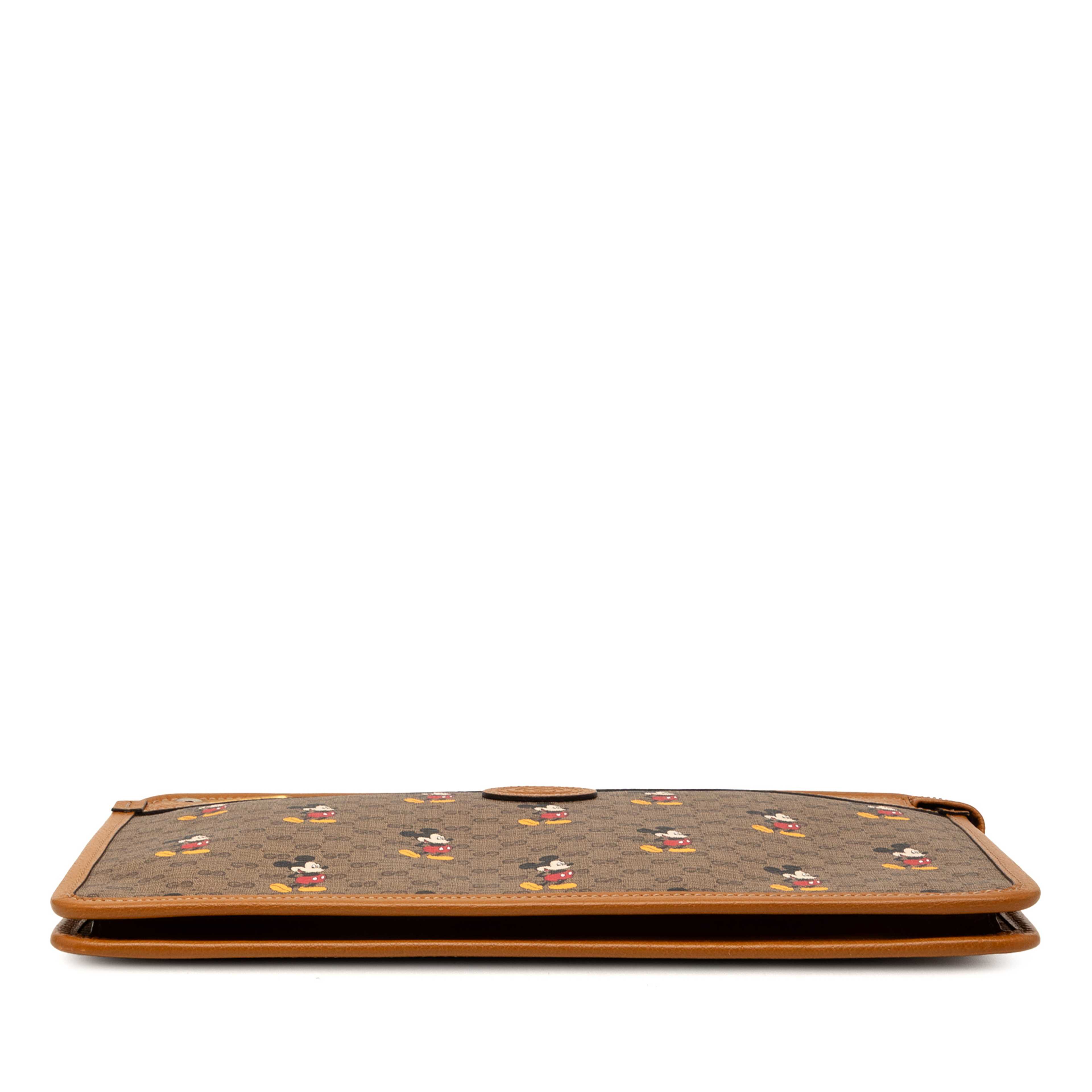 Gucci Disney Micro Gg Supreme Mickey Mouse Clutch, från Luxclusif, i färgen brun. Klicka för att öppna bilden i stort format